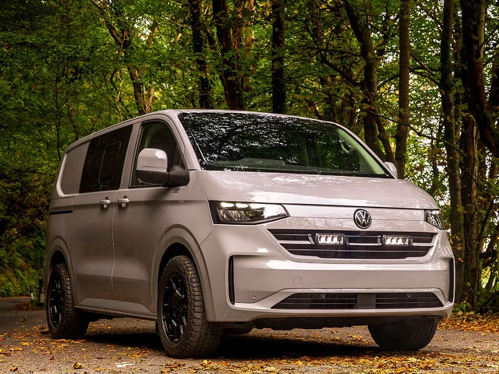 Grillkit Lazer │ VW Transporter 7 2025 -> - 5400 lumen - 52 W - komplett sett - ECE-godkjent - 2 stk Triple-R 750