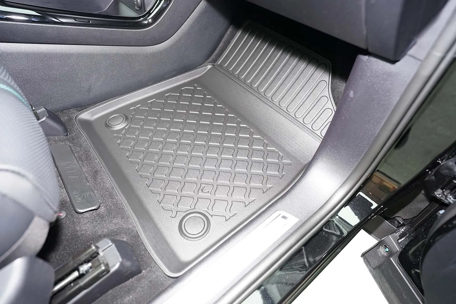 Gulvmatter foran BYD Seal U 2024 -> │ Elektrisk – bilde 2