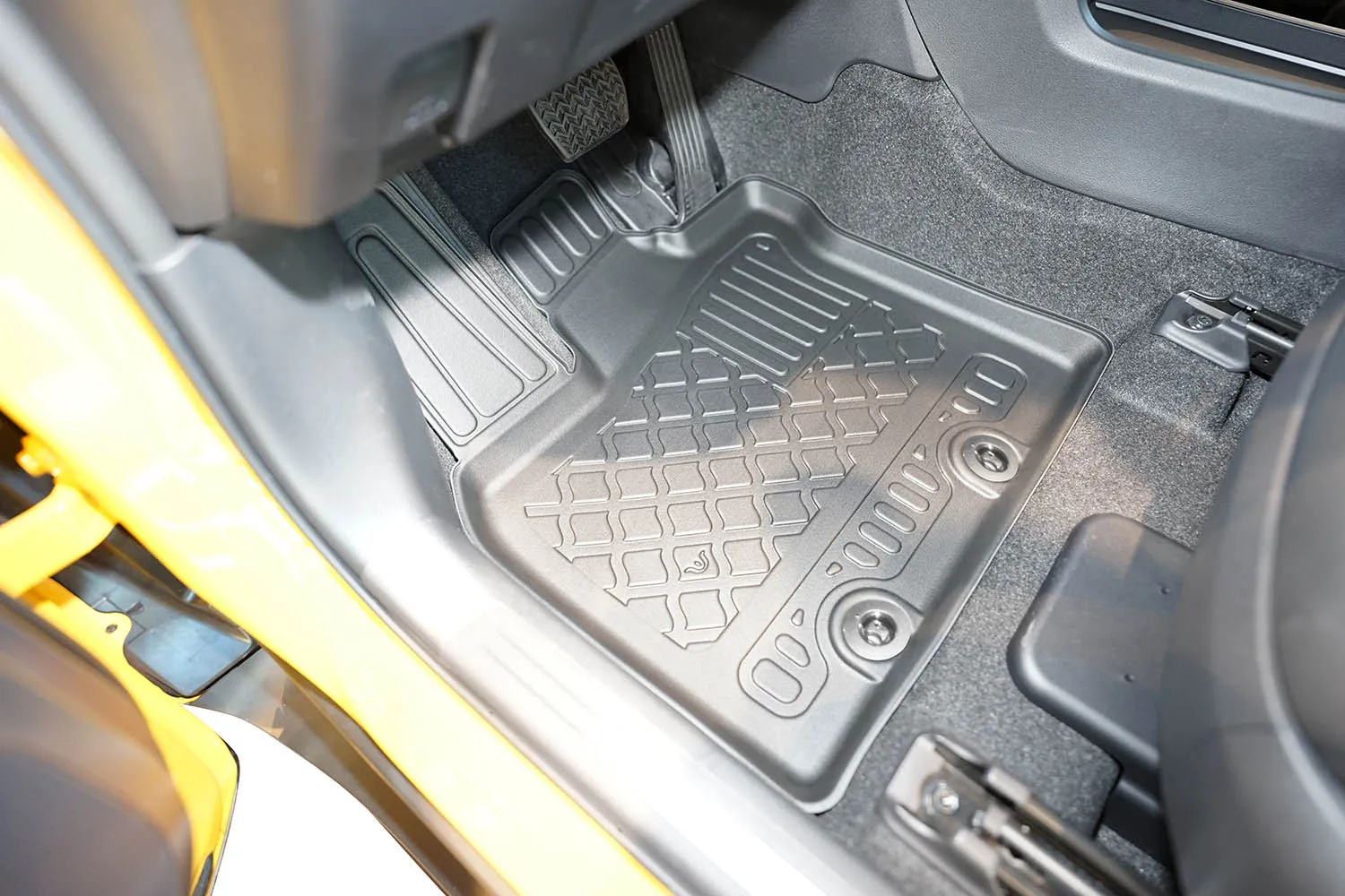 Gulvmatter foran Lexus LBX 2024 -> │ Hybrid