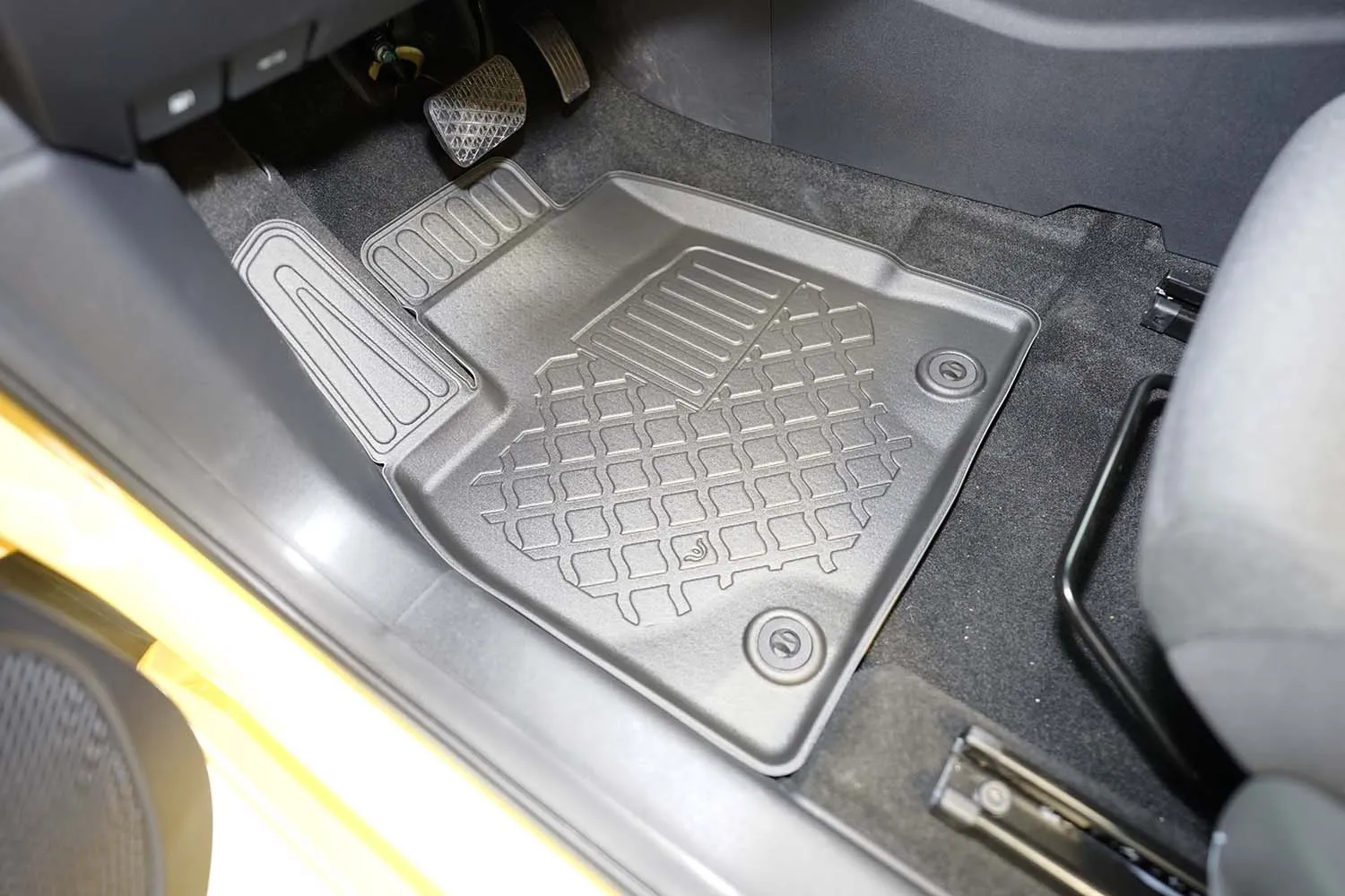 Gulvmatter foran MG 3 2024 -> │ Hybrid+