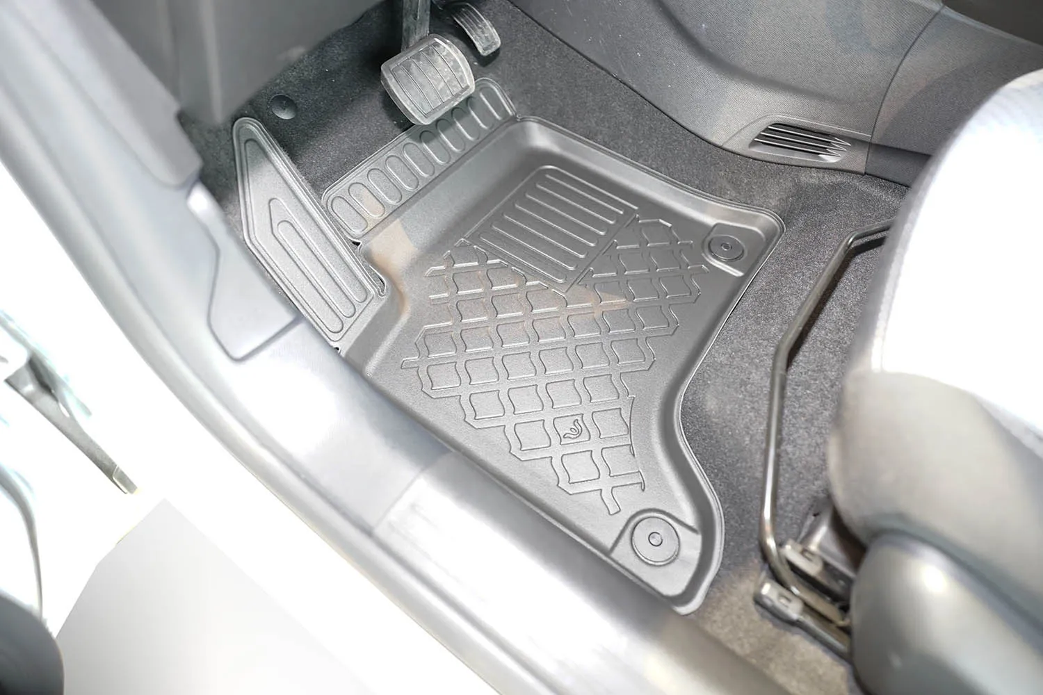 Gulvmatter foran Peugeot 208 2023 -> / Opel Corsa F 2024 -> │ Hybrid