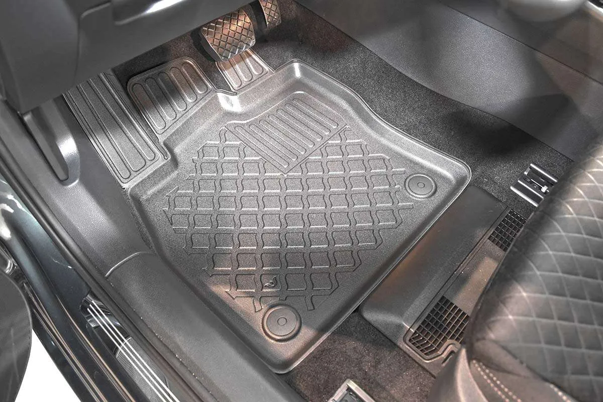 Gulvmatter foran Škoda Superb III (3V) 2015 -> / Škoda Superb iV Plug-in Hybrid 2020 - 2022