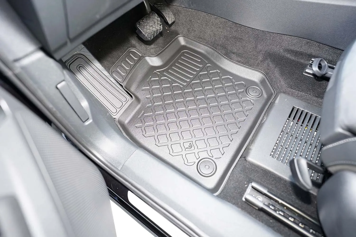 Gulvmatter foran VW Tiguan III 2023 ->