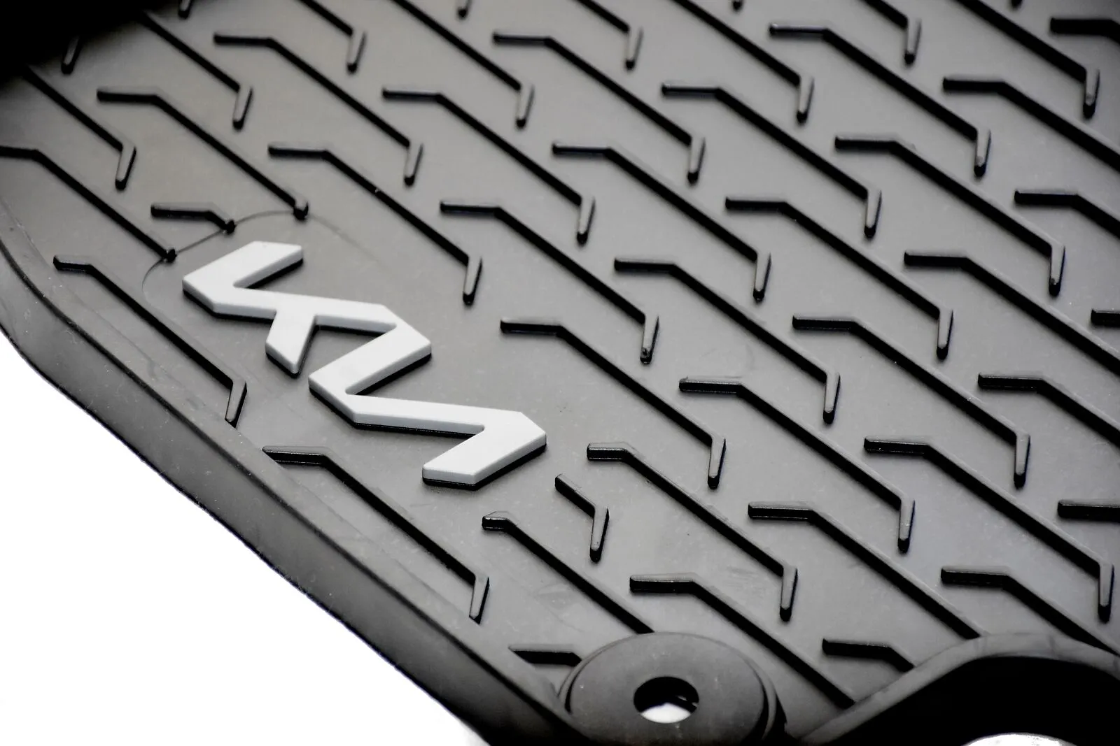 Gulvmatter Kia EV9 2023 -> │ foran - for 6 og 7 seter - Genuine® All weather mats - sett 2 stk. Image 4