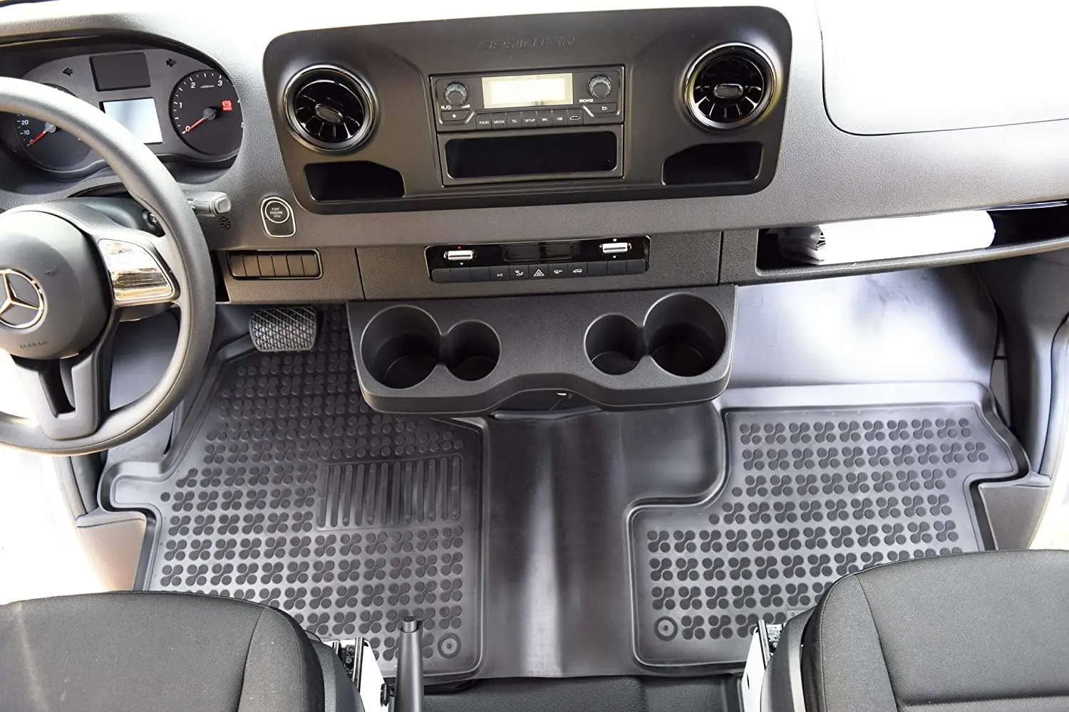 Gulvmatter Mercedes-Benz Sprinter II (W906) 2006 - 2019  / VW Crafter I 2006 - 2016 – bilde 2