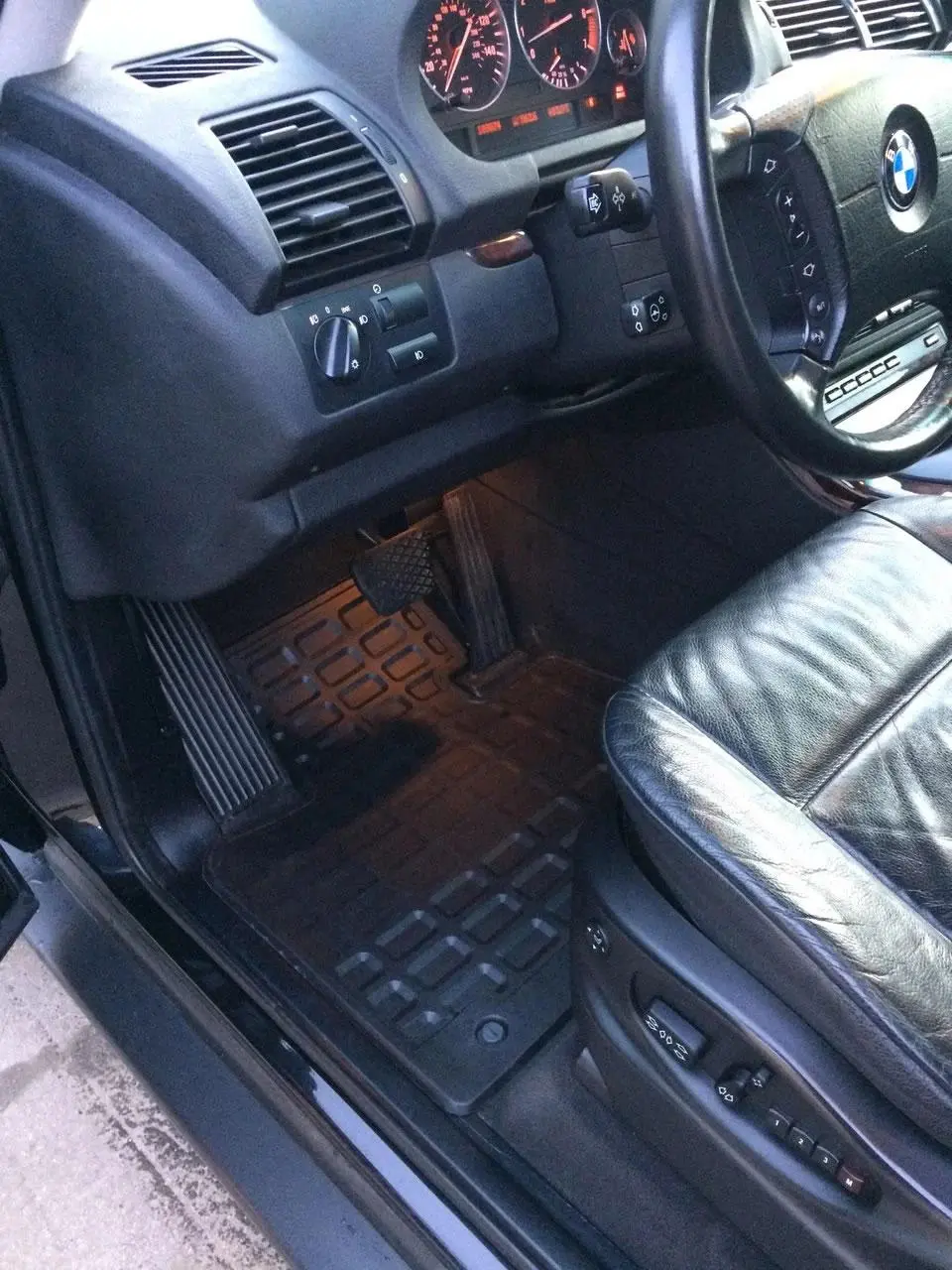 Gulvmatter OEM BMW X5 (E53) 1999 - 2006 – bilde 11