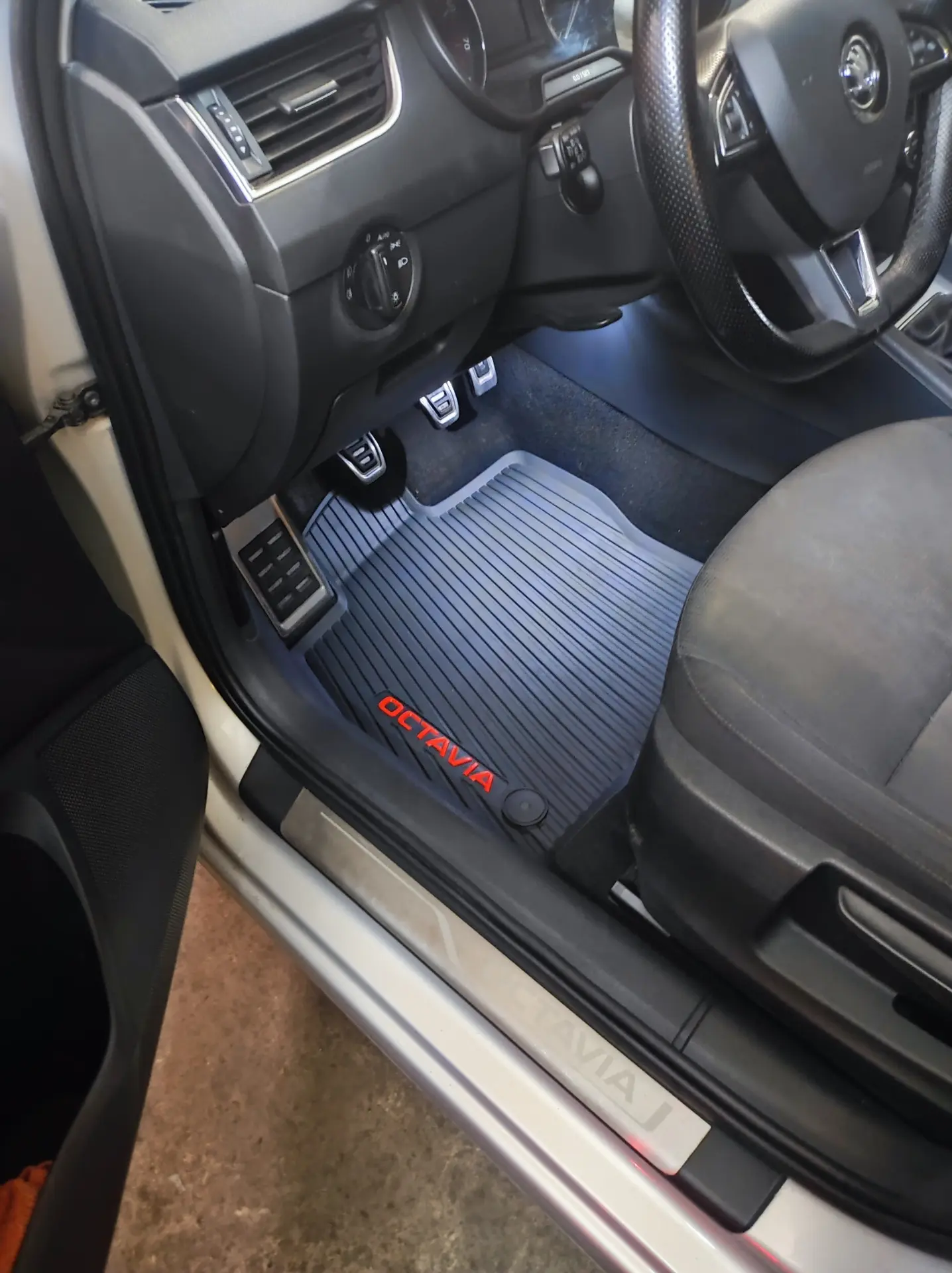 Gulvmatter Skoda Octavia IV 2019 ->