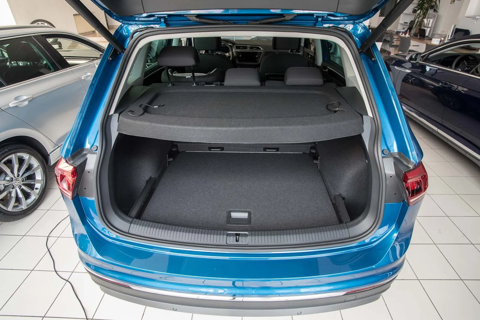 Hattehylle VW Tiguan I 2007 - 2016 │ Black Rear Cargo Cover Parcel Shelf – bilde 2