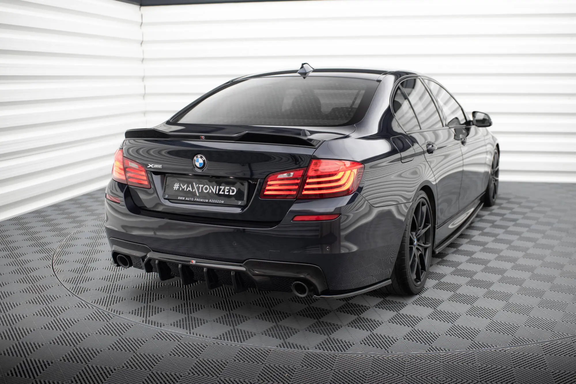 Hekkspoiler BMW 5 (F10) M-Pakke 2010 - 2017 | 3D Glossy Black Edition – bilde 5