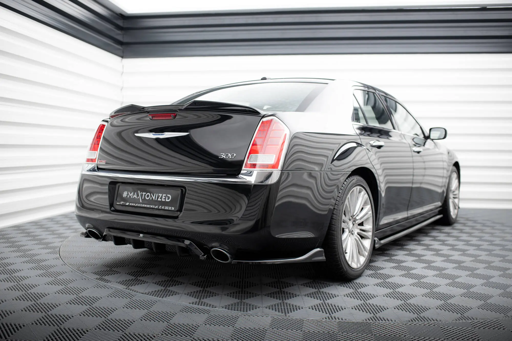 Hekkspoiler Chrysler 300 Mk2 2011 - 2014 | 3D Glossy Black Edition – bilde 4