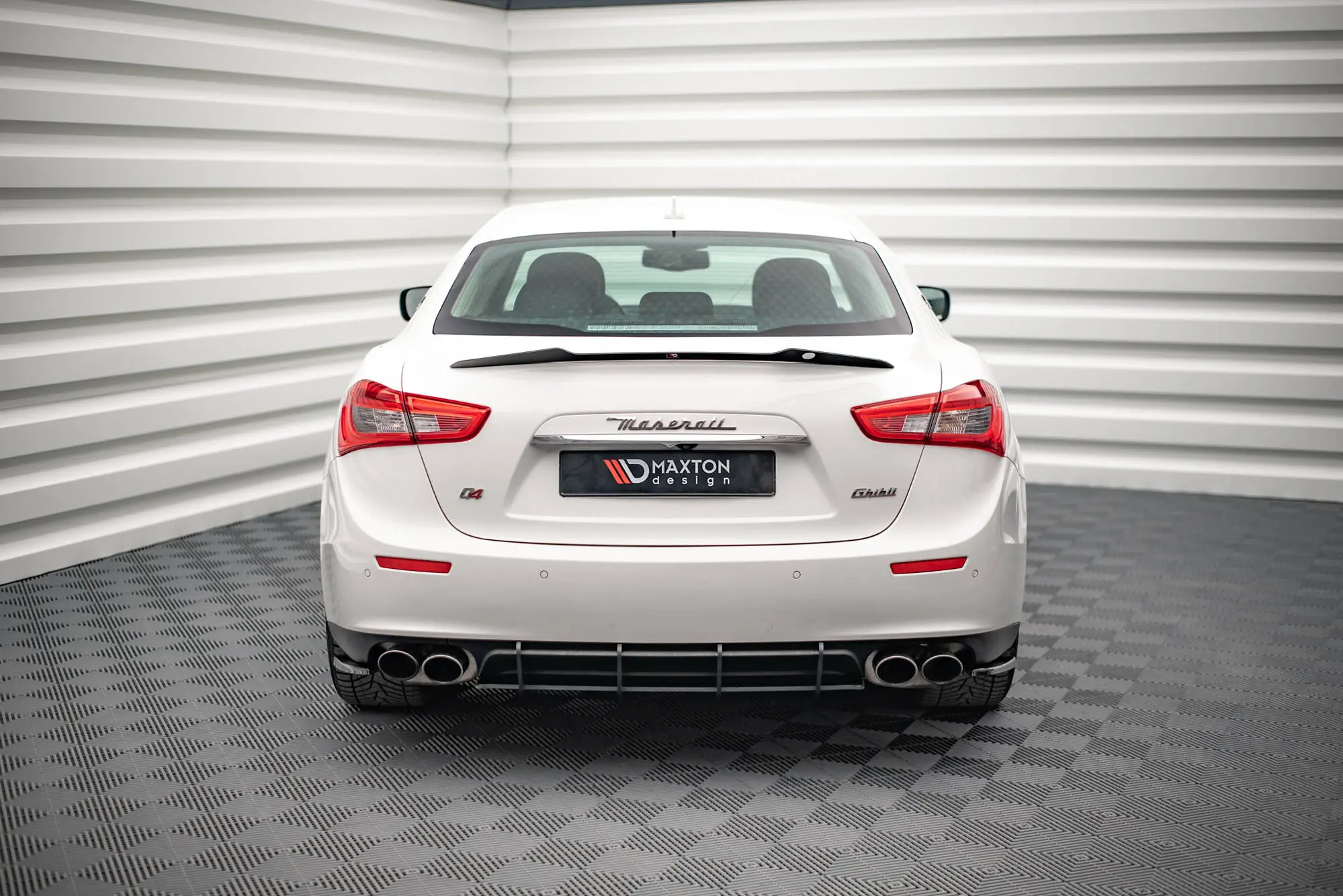 HEKKSPOILER Maserati Ghibli mk3 2013-2020 | Glossy Black Edition – bilde 3
