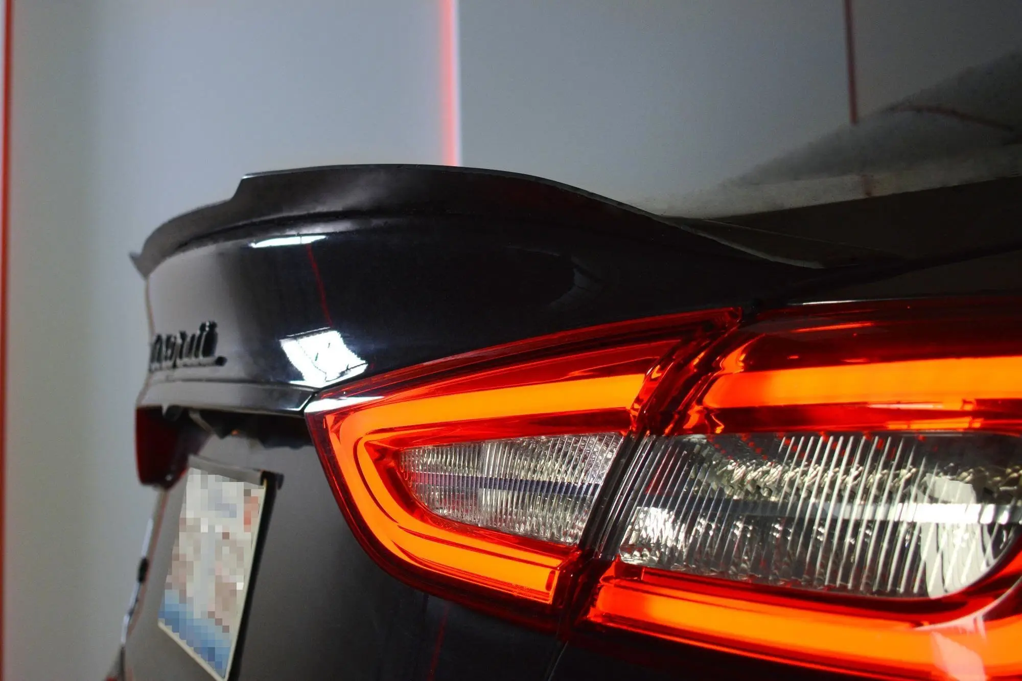 HEKKSPOILER MASERATI QUATTROPORTE MK6 2013-2016 Pre-FACELIFT – bilde 3