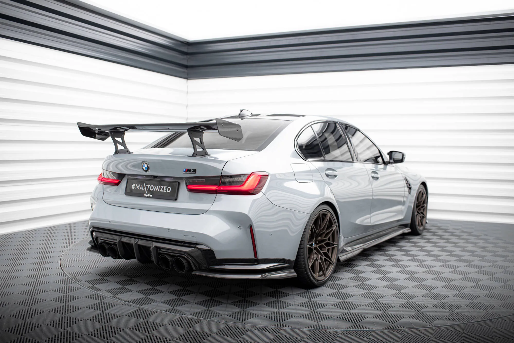 Hekkspoiler med indre bøyler BMW M3 (G80) 2021-2026 | Carbon Fiber Edition