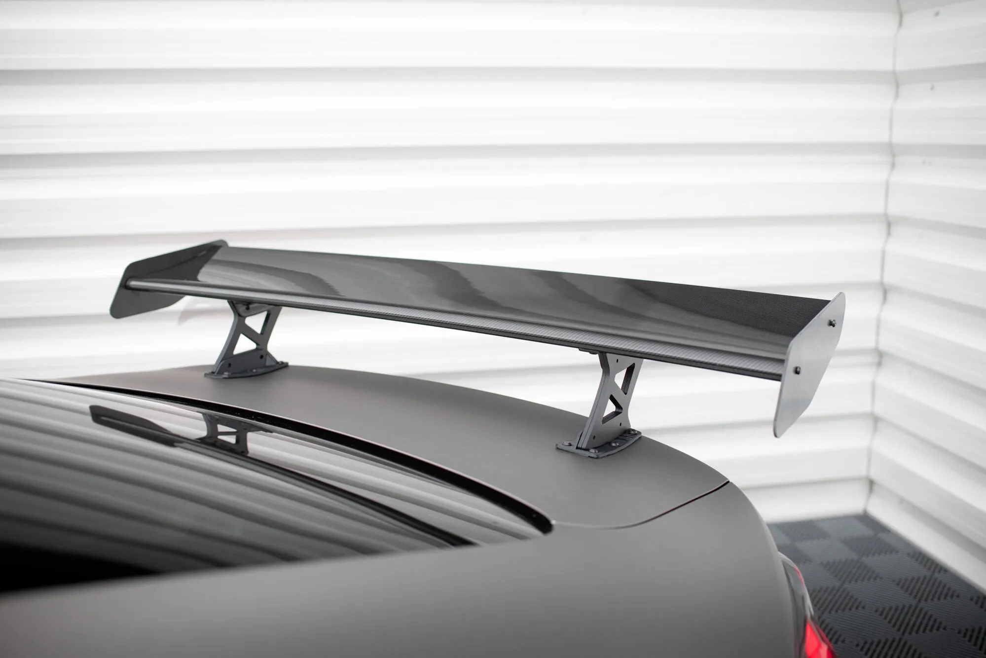 Hekkspoiler med indre bøyler BMW M4 (G82) 2021-2026 | Carbon Fiber Edition – bilde 7