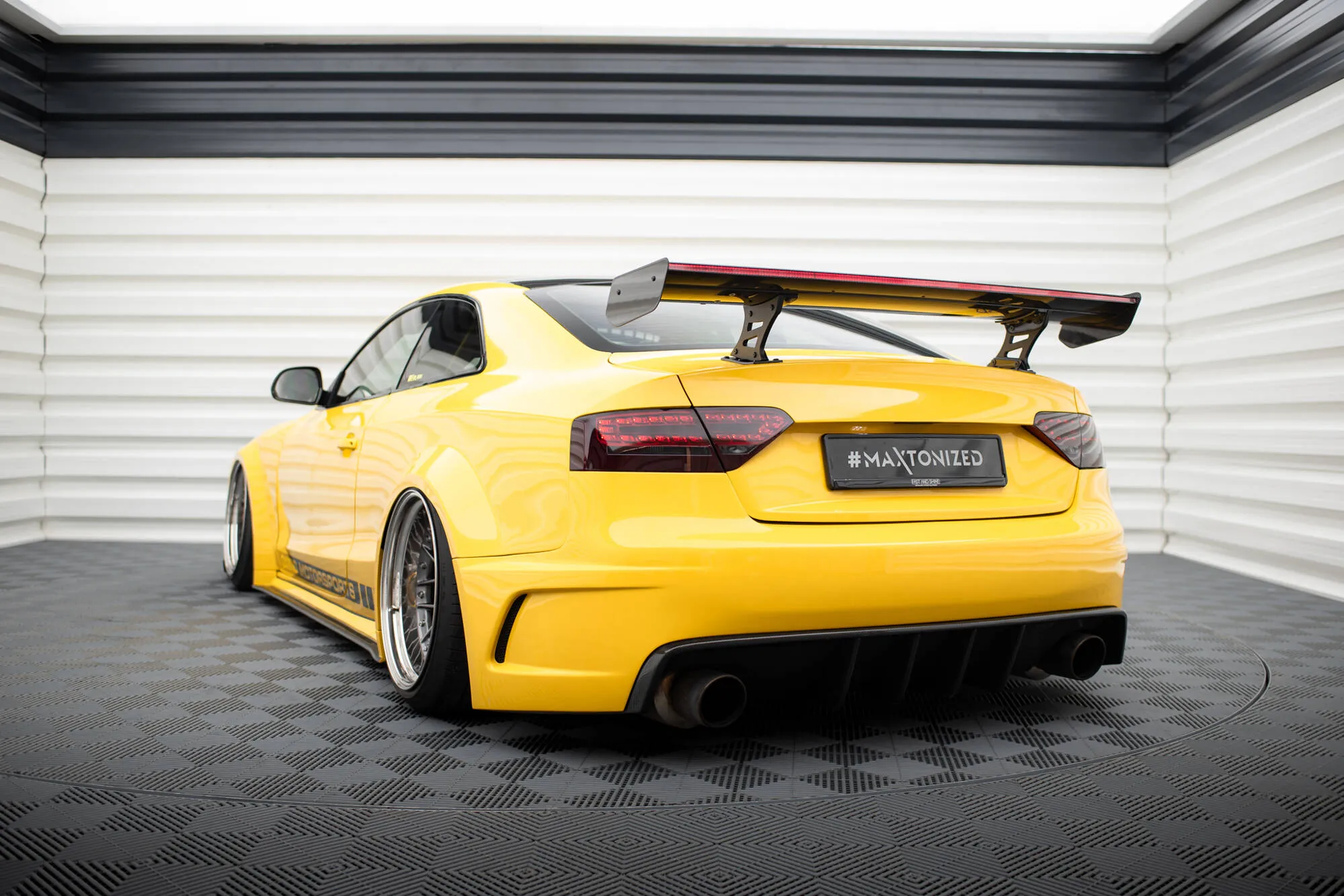Hekkspoiler med indre bøyler med LED Audi A5 2007-2016 | Carbon Fiber Edition – bilde 7