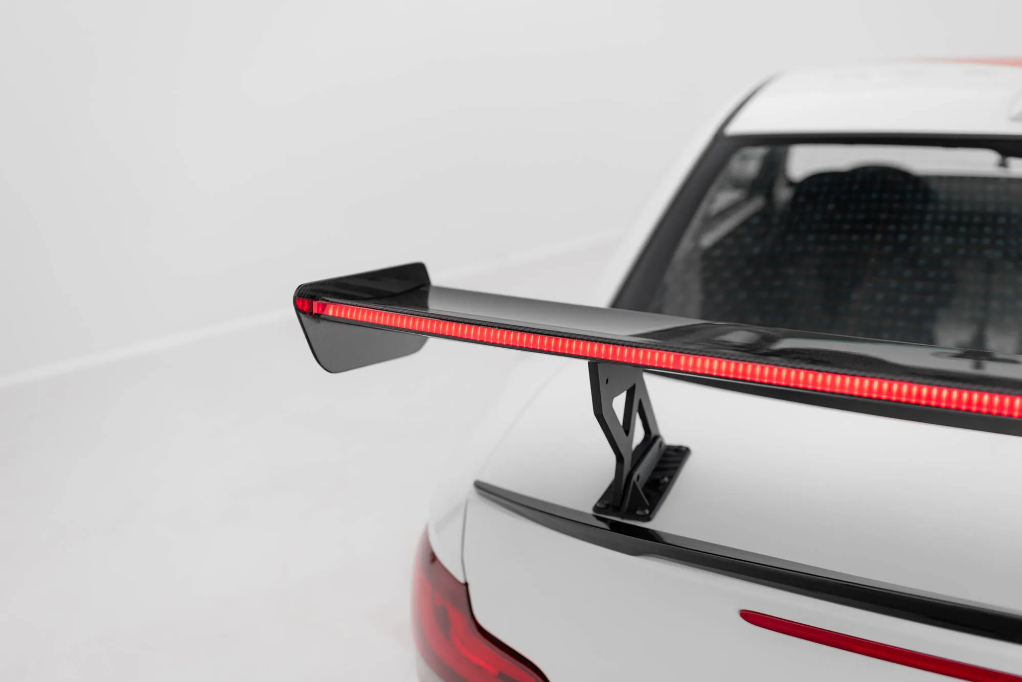 Hekkspoiler med indre bøyler med LED BMW 1 (E81) 2007 - 2012| Carbon Fiber Edition V1 – bilde 8