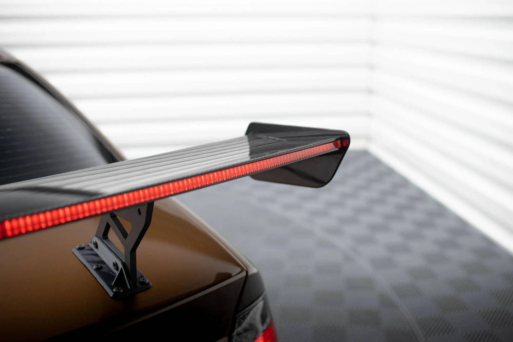 Hekkspoiler med indre bøyler med LED BMW 3 (E46) 1998 - 2005 | Carbon Fiber Edition – bilde 10