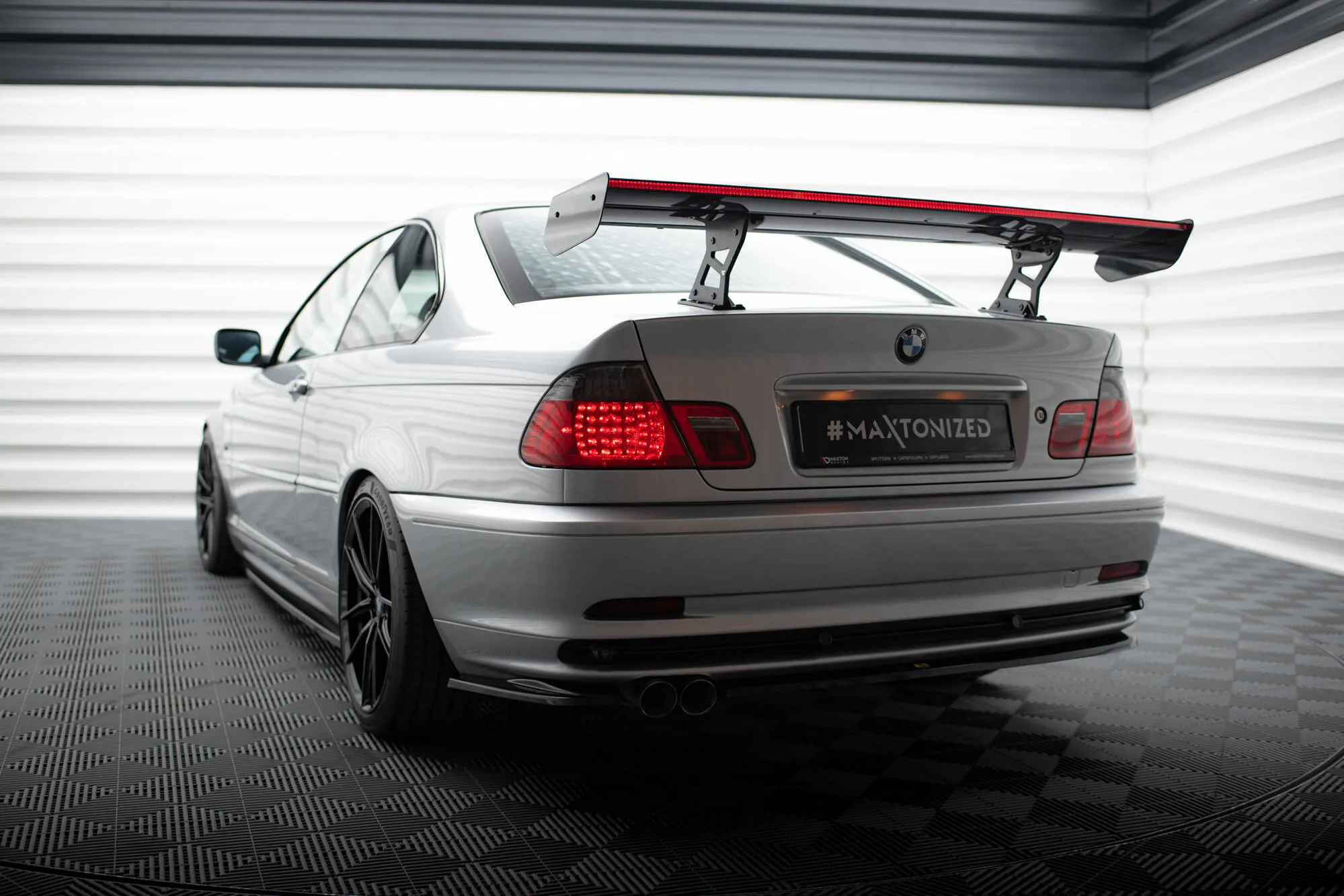 Hekkspoiler med indre bøyler med LED BMW 3 (E46) 1998 - 2005 | Carbon Fiber Edition – bilde 6