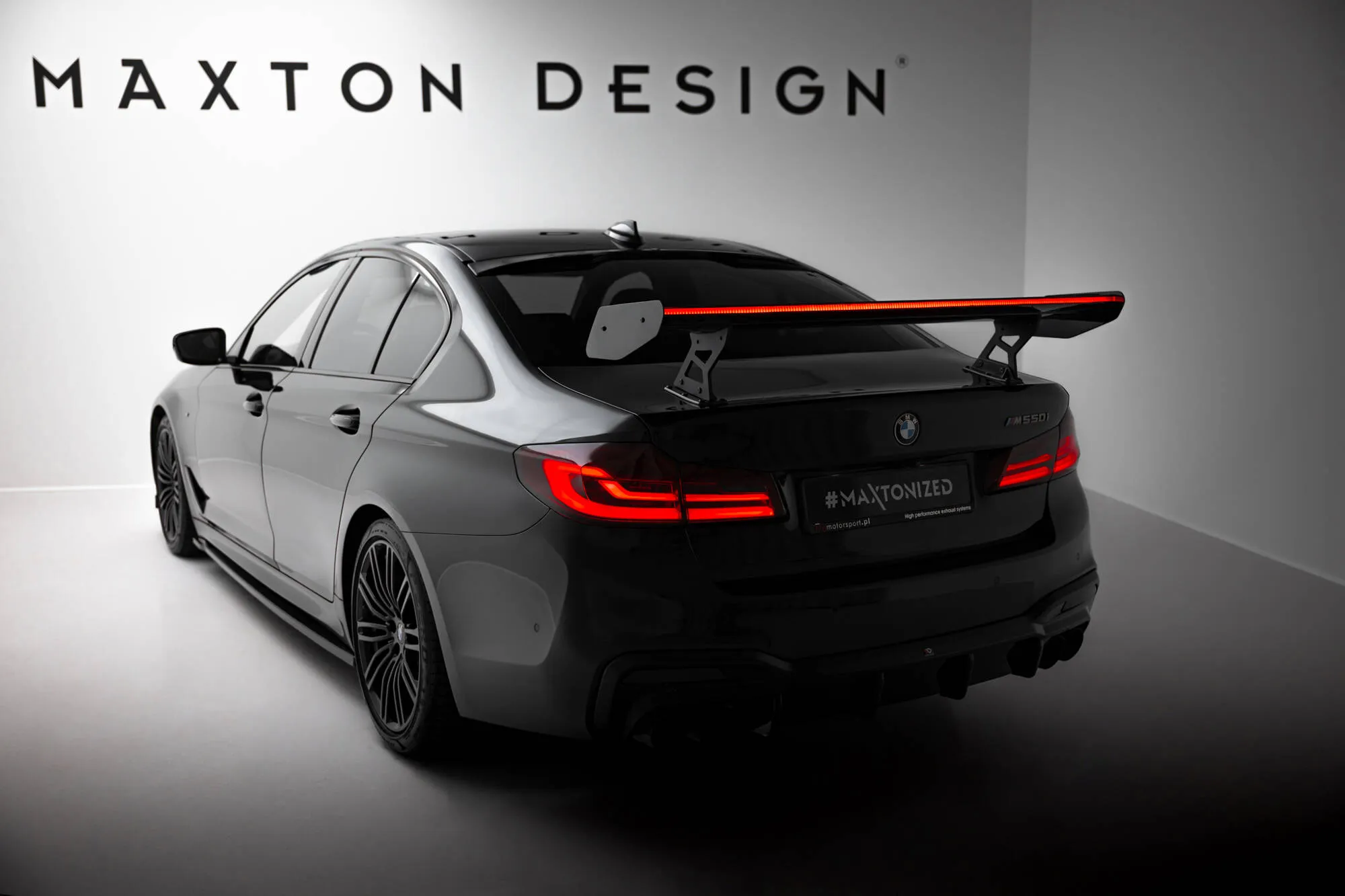 Hekkspoiler med indre bøyler med LED BMW 5 / M5 (G30/F90) | Carbon Fiber Edition