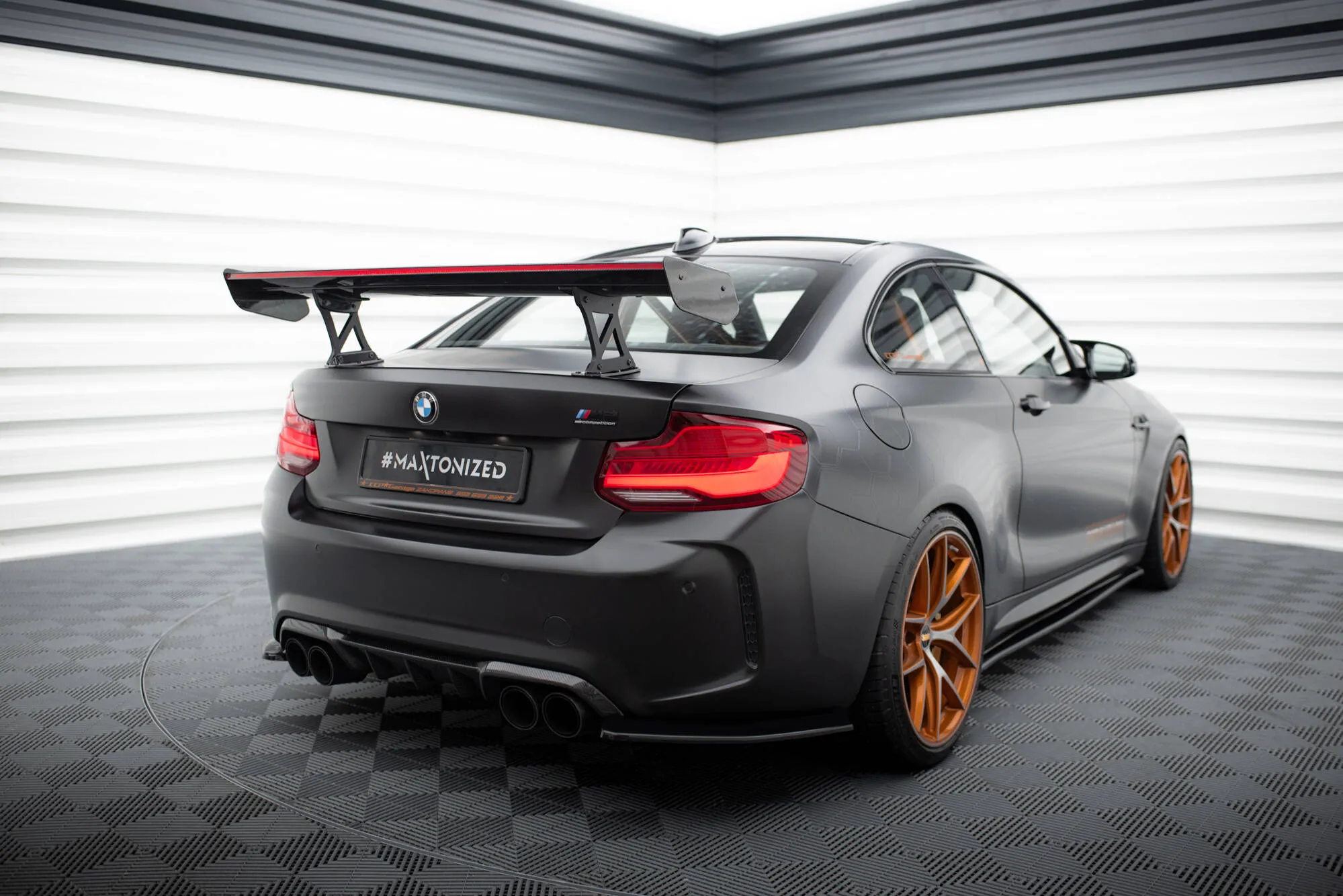 Hekkspoiler med indre bøyler med LED BMW M2 (F87) 2015-2022 | Carbon Fiber Edition – bilde 10