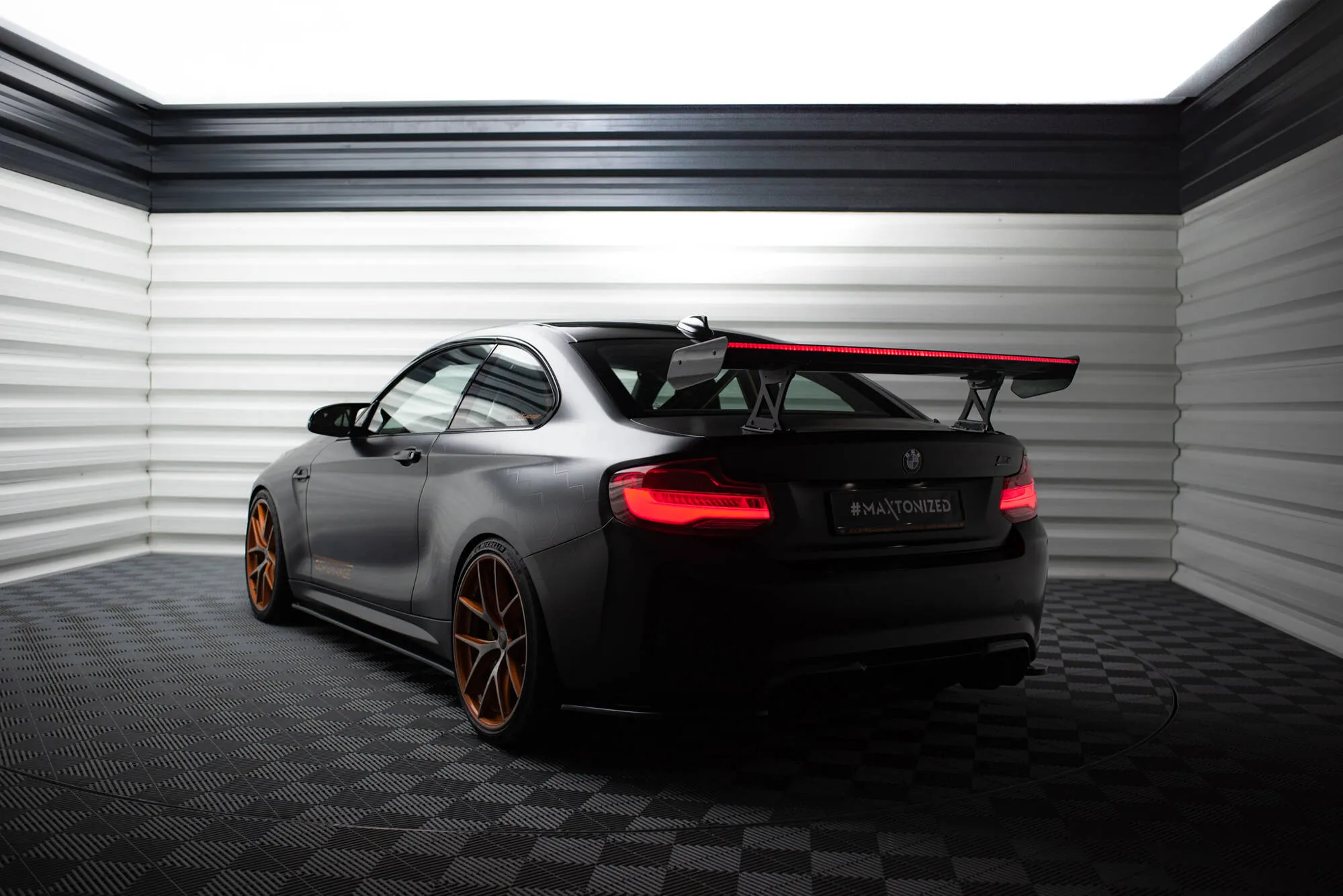 Hekkspoiler med indre bøyler med LED BMW M2 (F87) 2015-2022 | Carbon Fiber Edition – bilde 2