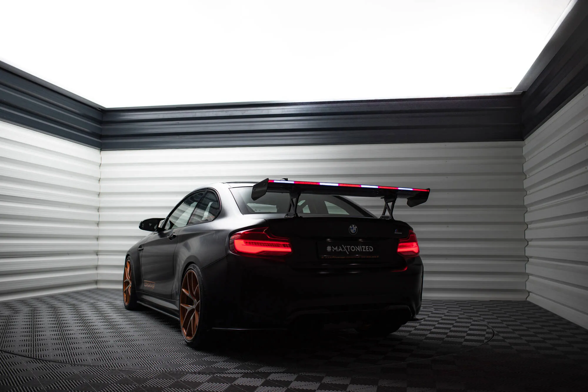 Hekkspoiler med indre bøyler med LED BMW M2 (F87) 2015-2022 | Carbon Fiber Edition – bilde 5