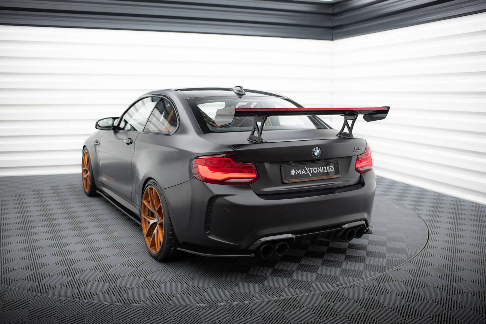 Hekkspoiler med indre bøyler med LED BMW M2 (F87) 2015-2022 | Carbon Fiber Edition – bilde 8
