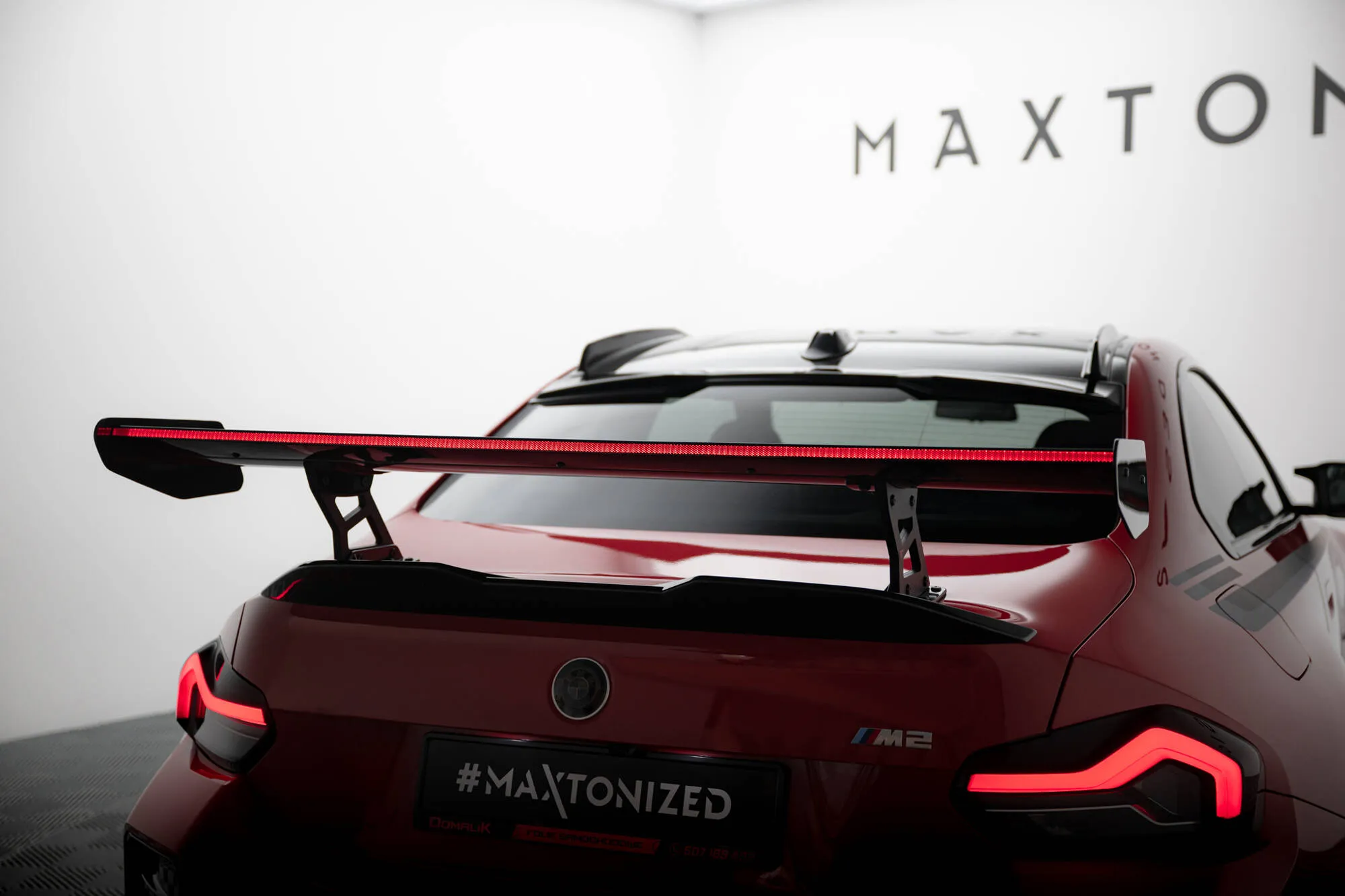 Hekkspoiler med indre bøyler med LED BMW M2 (G87) 2023-2026 | Carbon Fiber Edition – bilde 5