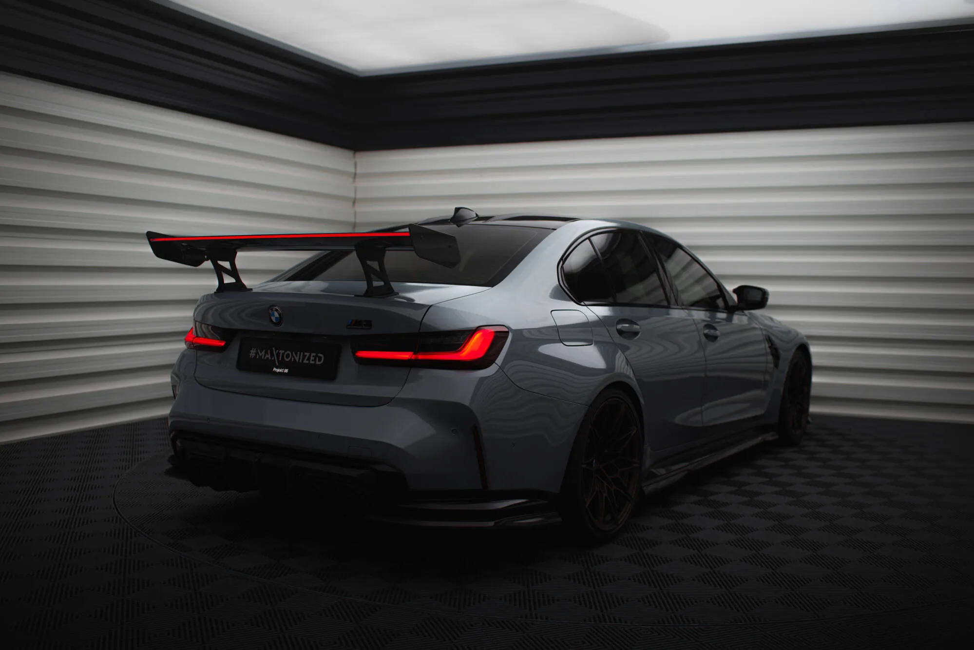 Hekkspoiler med indre bøyler med LED BMW M3 (G80) 2021-2026 | Carbon Fiber Edition – bilde 2
