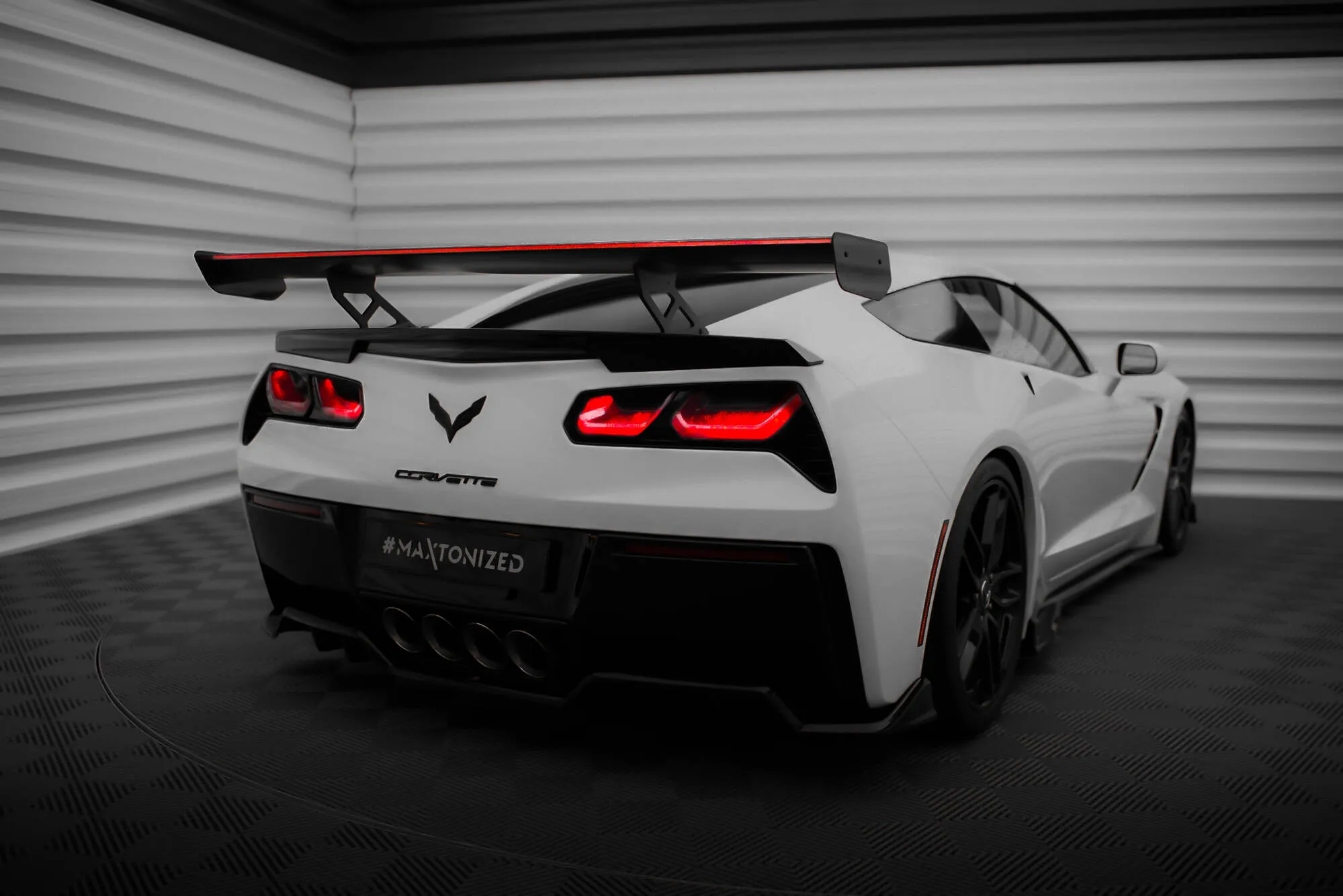 Hekkspoiler med indre bøyler med LED Chevrolet Corvette (C7) 2013-2019 | Carbon Fiber Edition – bilde 2