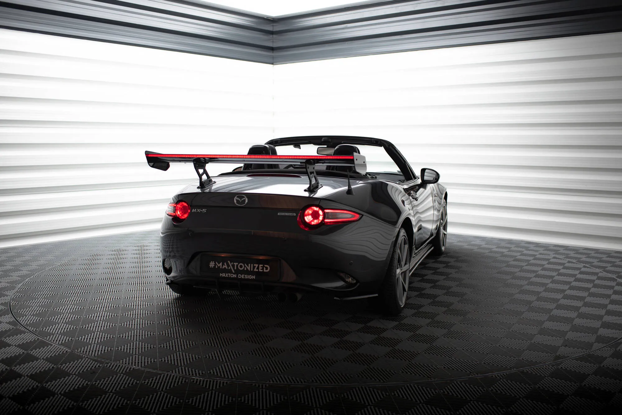 Hekkspoiler med indre bøyler med LED Mazda MX-5 (Mk4) 2015-2026 | Carbon Fiber Edition – bilde 2