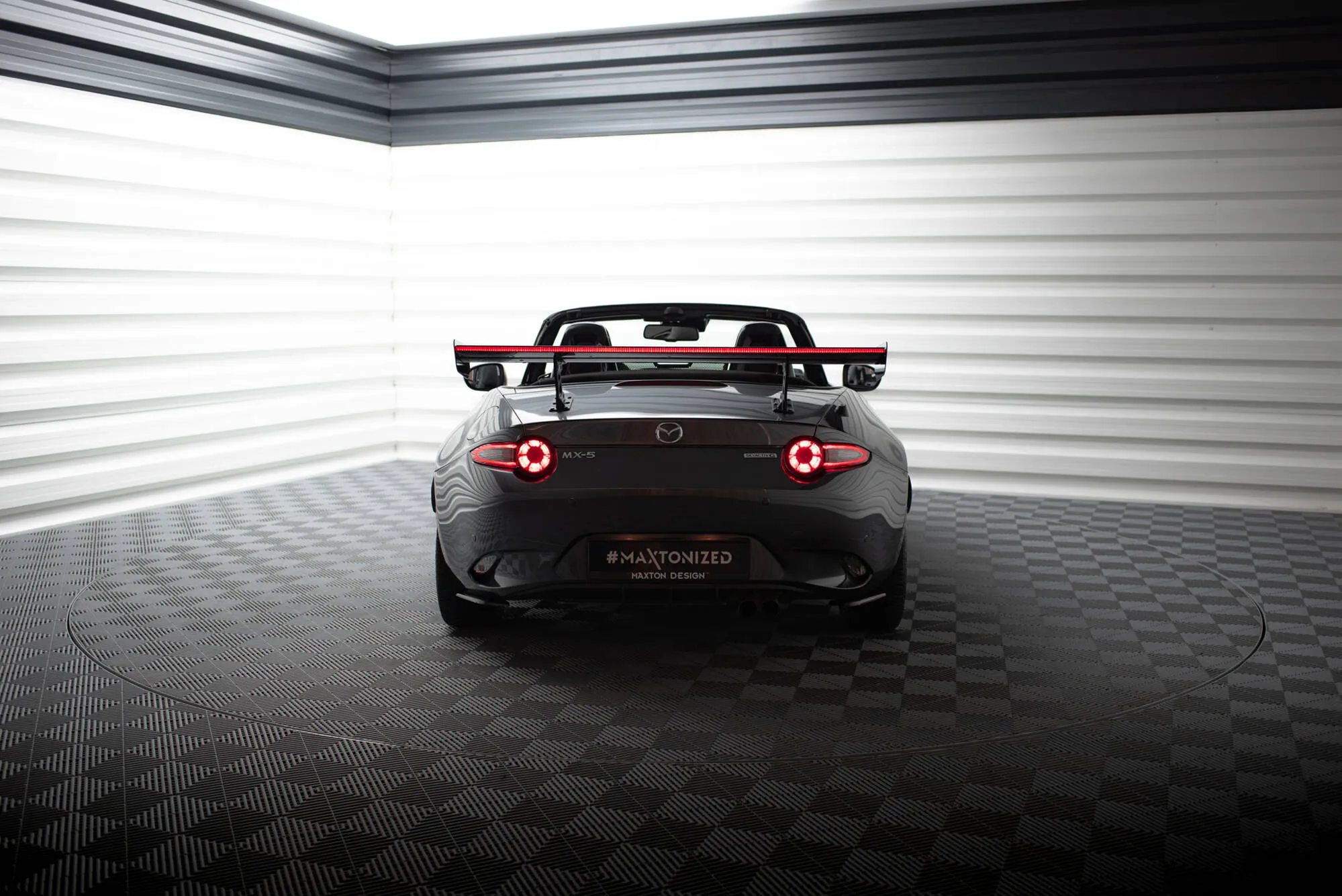 Hekkspoiler med indre bøyler med LED Mazda MX-5 (Mk4) 2015-2026 | Carbon Fiber Edition – bilde 3