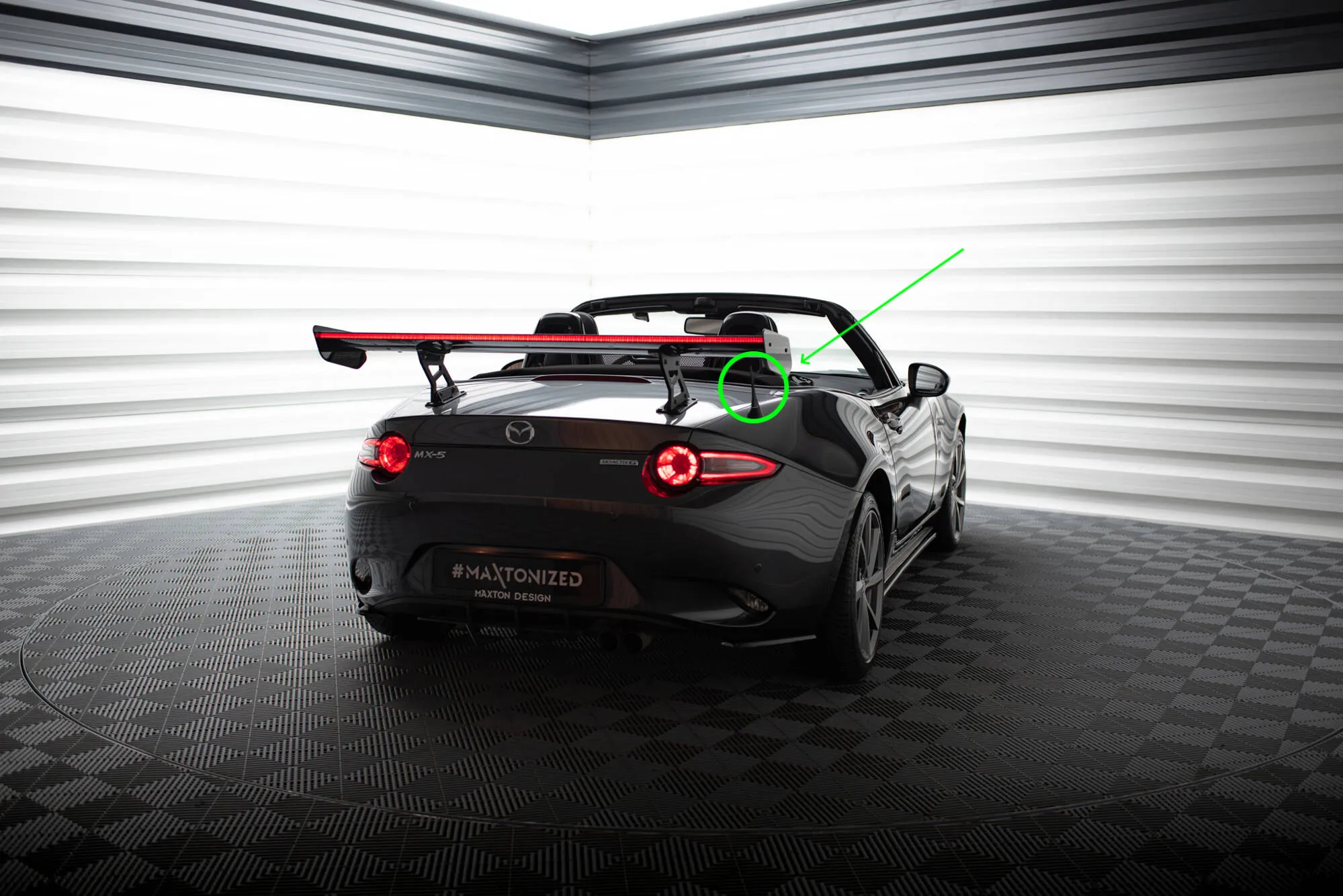 Hekkspoiler med indre bøyler med LED Mazda MX-5 (Mk4) 2015-2026 | Carbon Fiber Edition – bilde 4