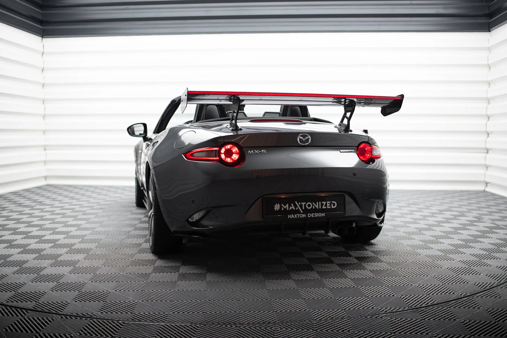 Hekkspoiler med indre bøyler med LED Mazda MX-5 (Mk4) 2015-2026 | Carbon Fiber Edition – bilde 5