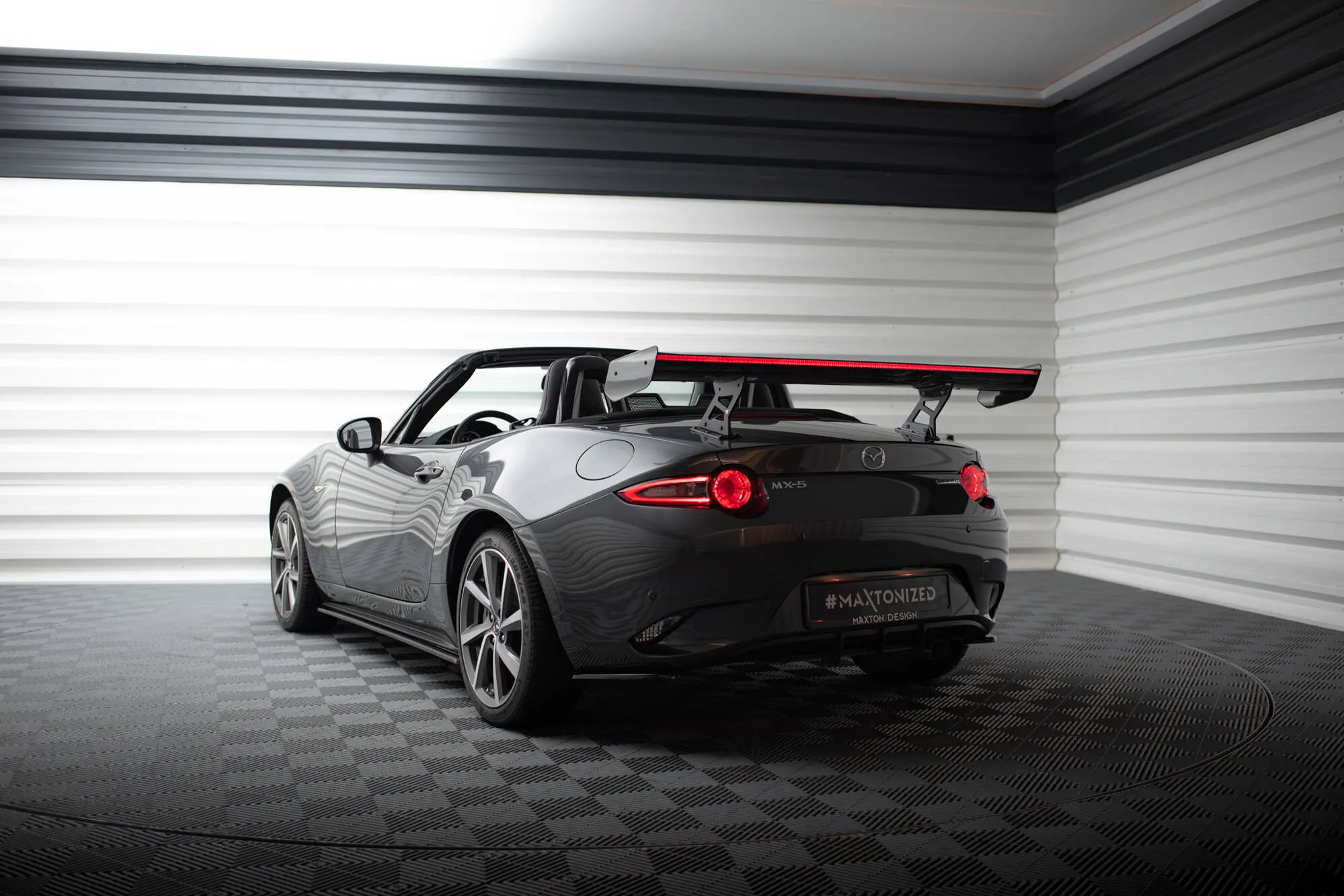 Hekkspoiler med indre bøyler med LED Mazda MX-5 (Mk4) 2015-2026 | Carbon Fiber Edition – bilde 8