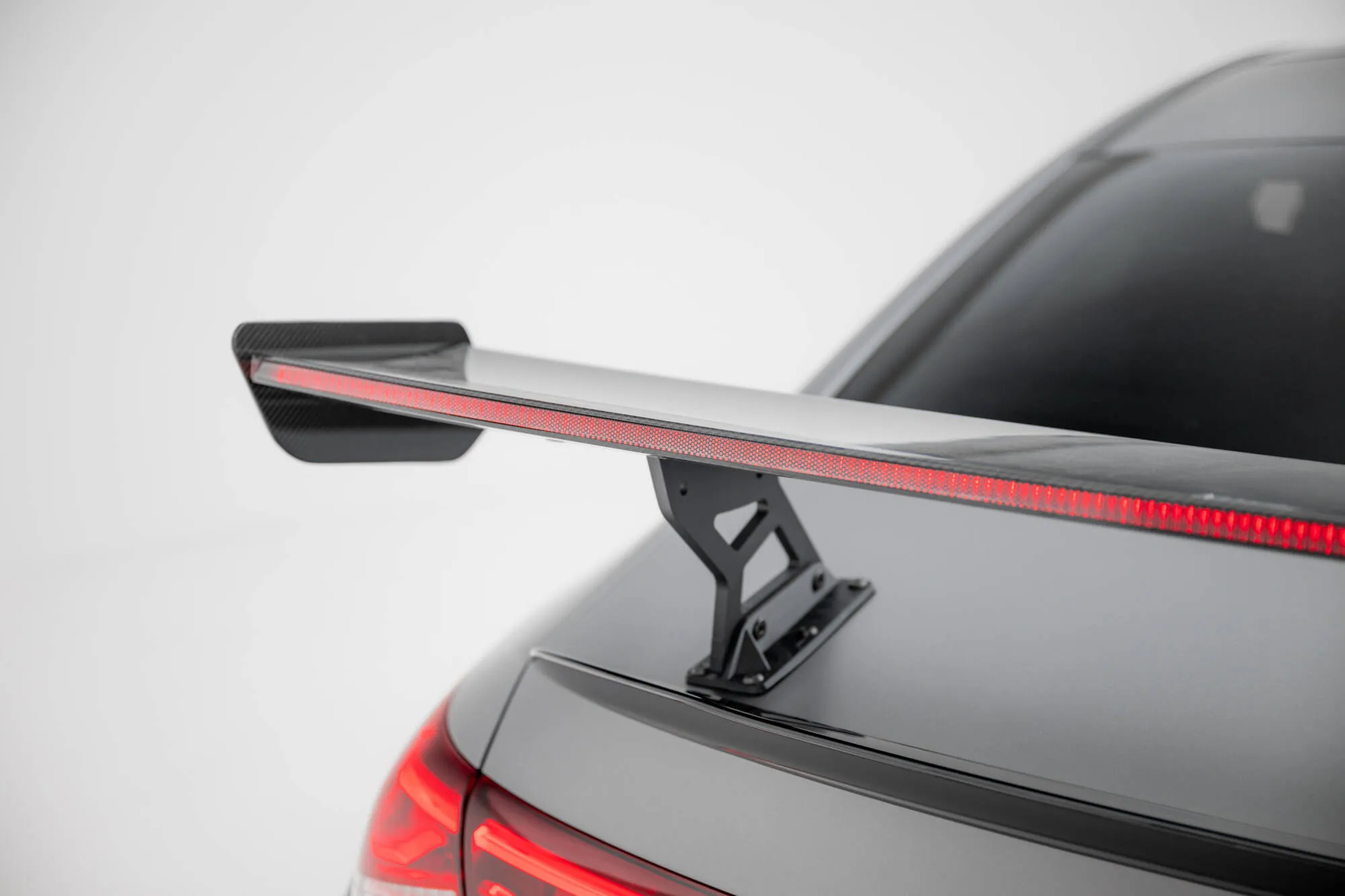 Hekkspoiler med indre bøyler med LED Mercedes-Benz Cla (C118) 2019 - 2025 | Carbon Fiber Edition – bilde 10
