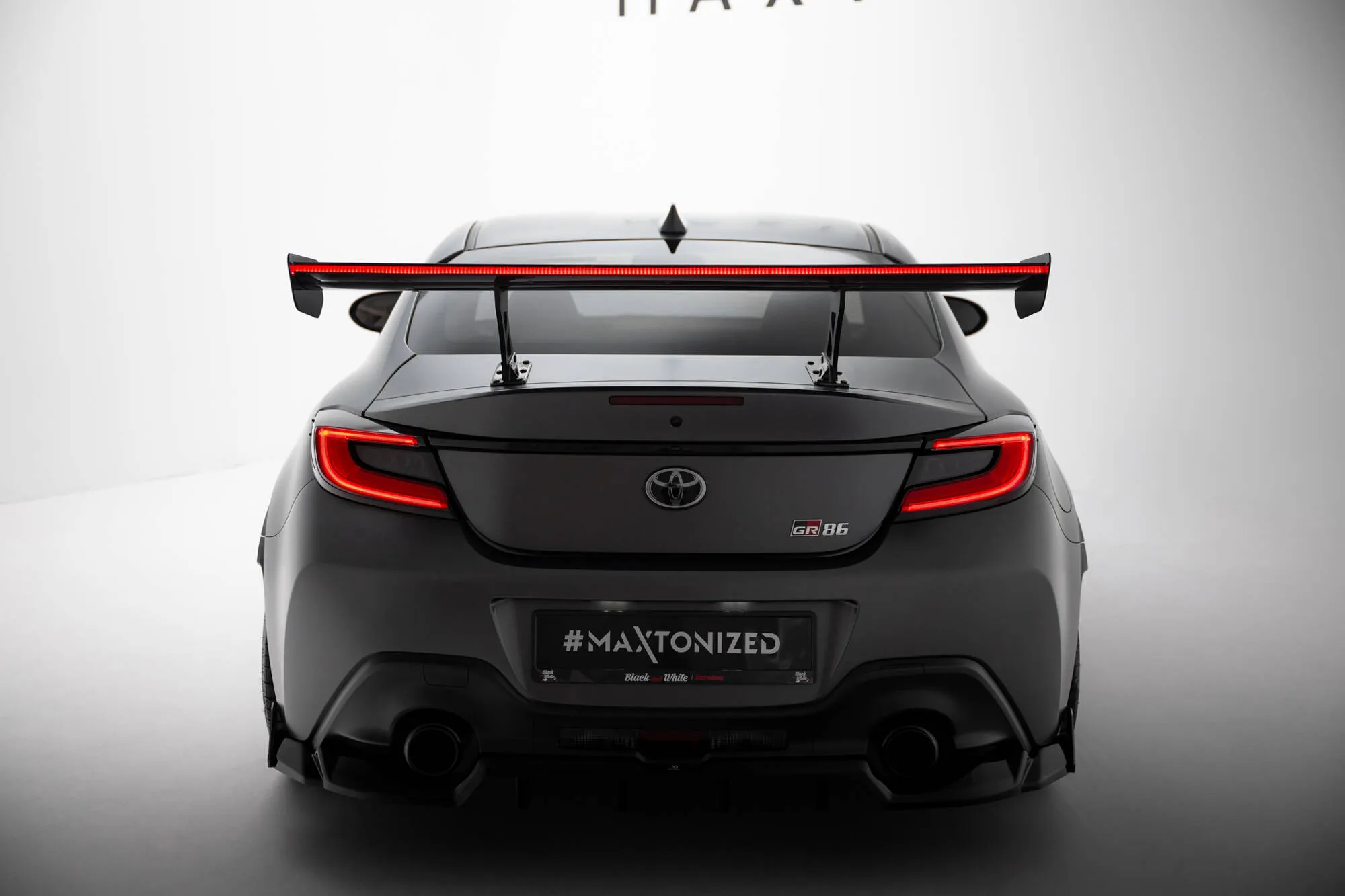 Hekkspoiler med indre bøyler med LED Toyota GR86 (Mk1) 2021-2026 | Carbon Fiber Edition – bilde 2