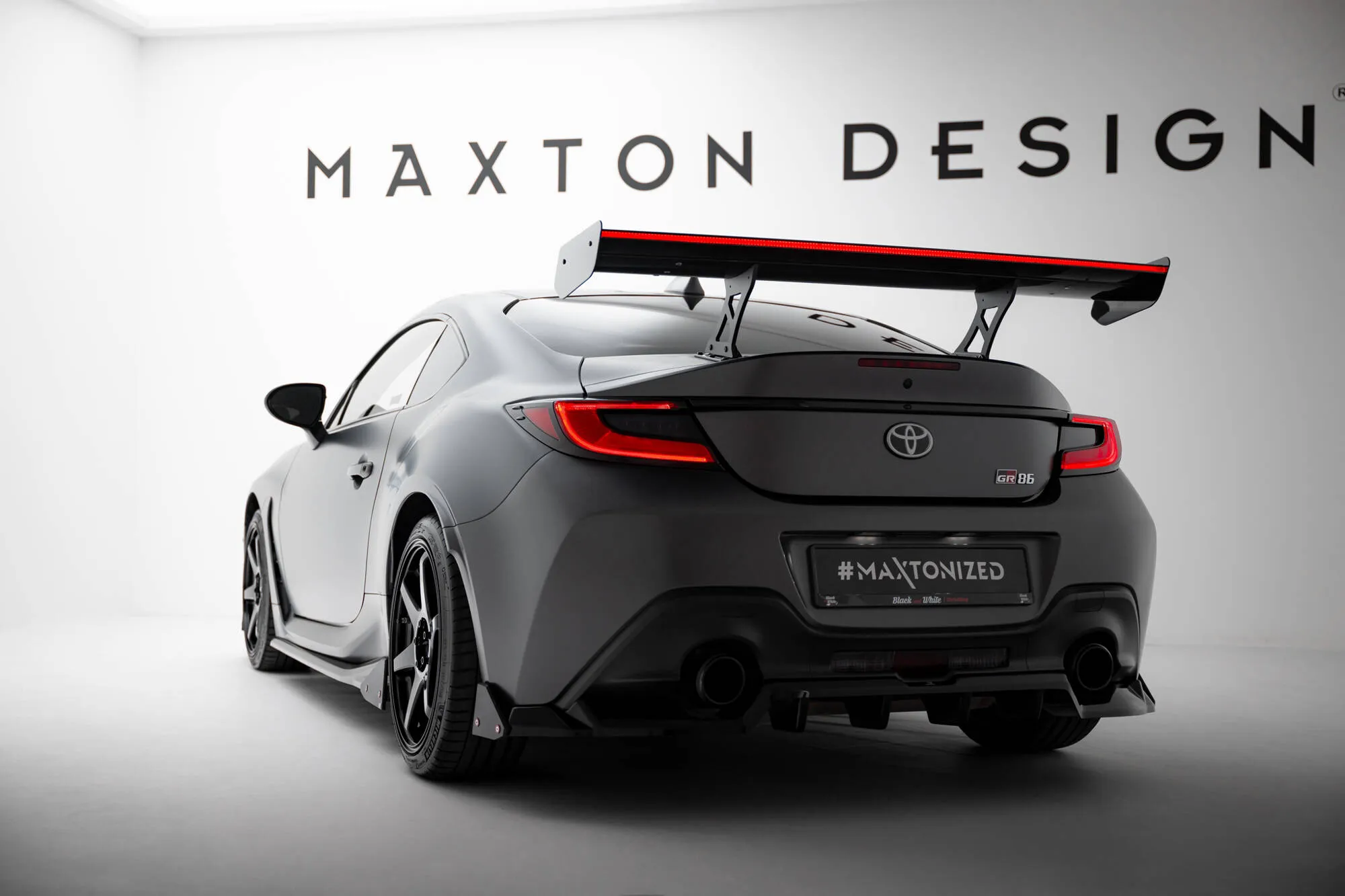 Hekkspoiler med indre bøyler med LED Toyota GR86 (Mk1) 2021-2026 | Carbon Fiber Edition – bilde 5