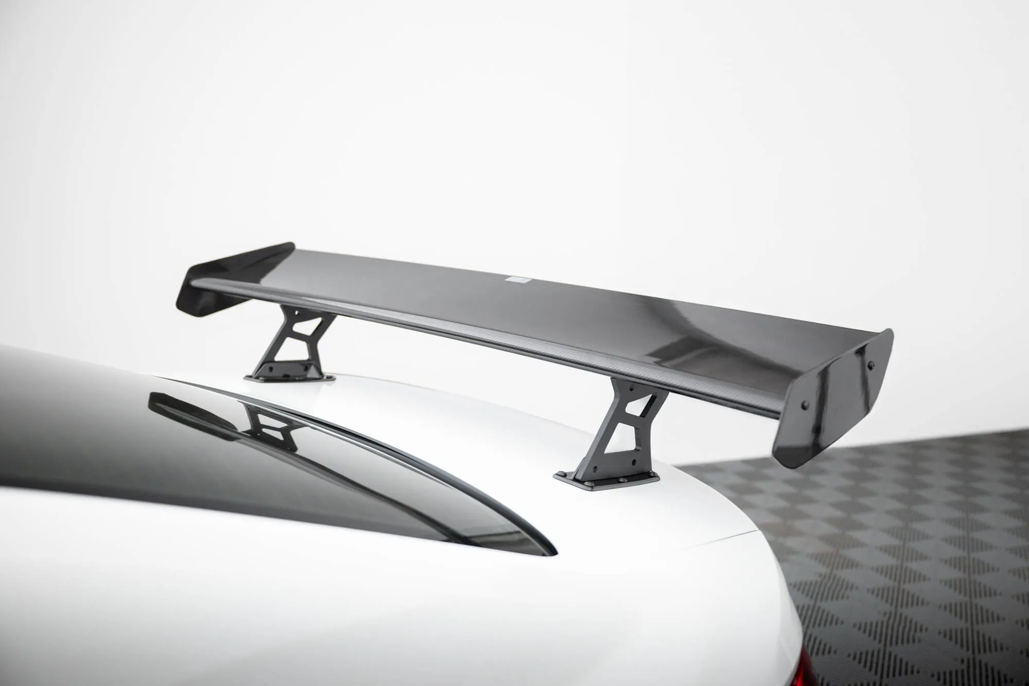 Hekkspoiler med indre bøyler med LED Volkswagen Jetta (VII) 2018 - 2021 | Carbon Fiber Edition – bilde 10