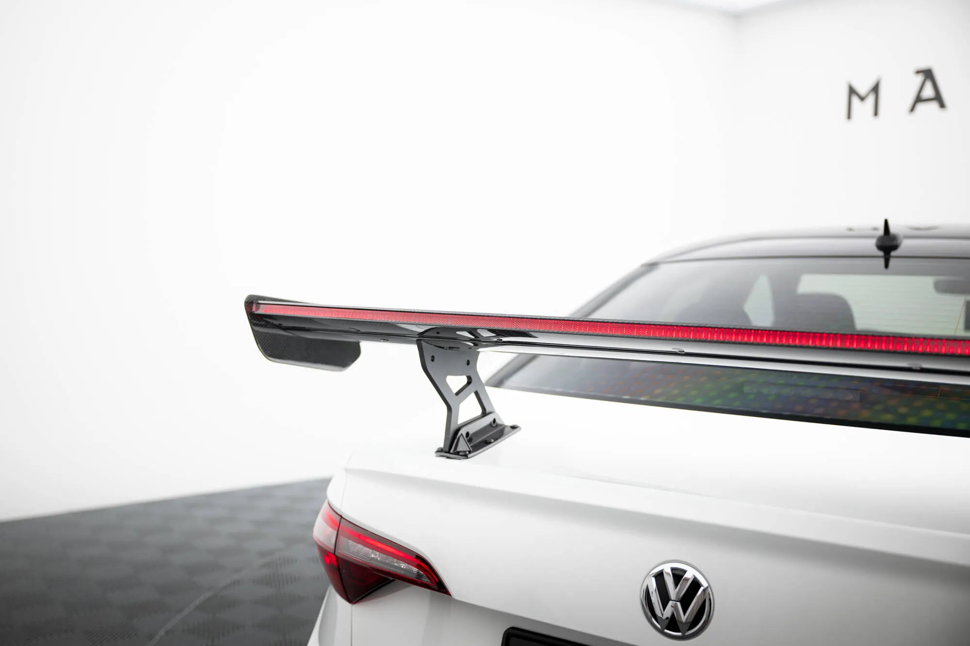 Hekkspoiler med indre bøyler med LED Volkswagen Jetta (VII) 2018 - 2021 | Carbon Fiber Edition – bilde 8