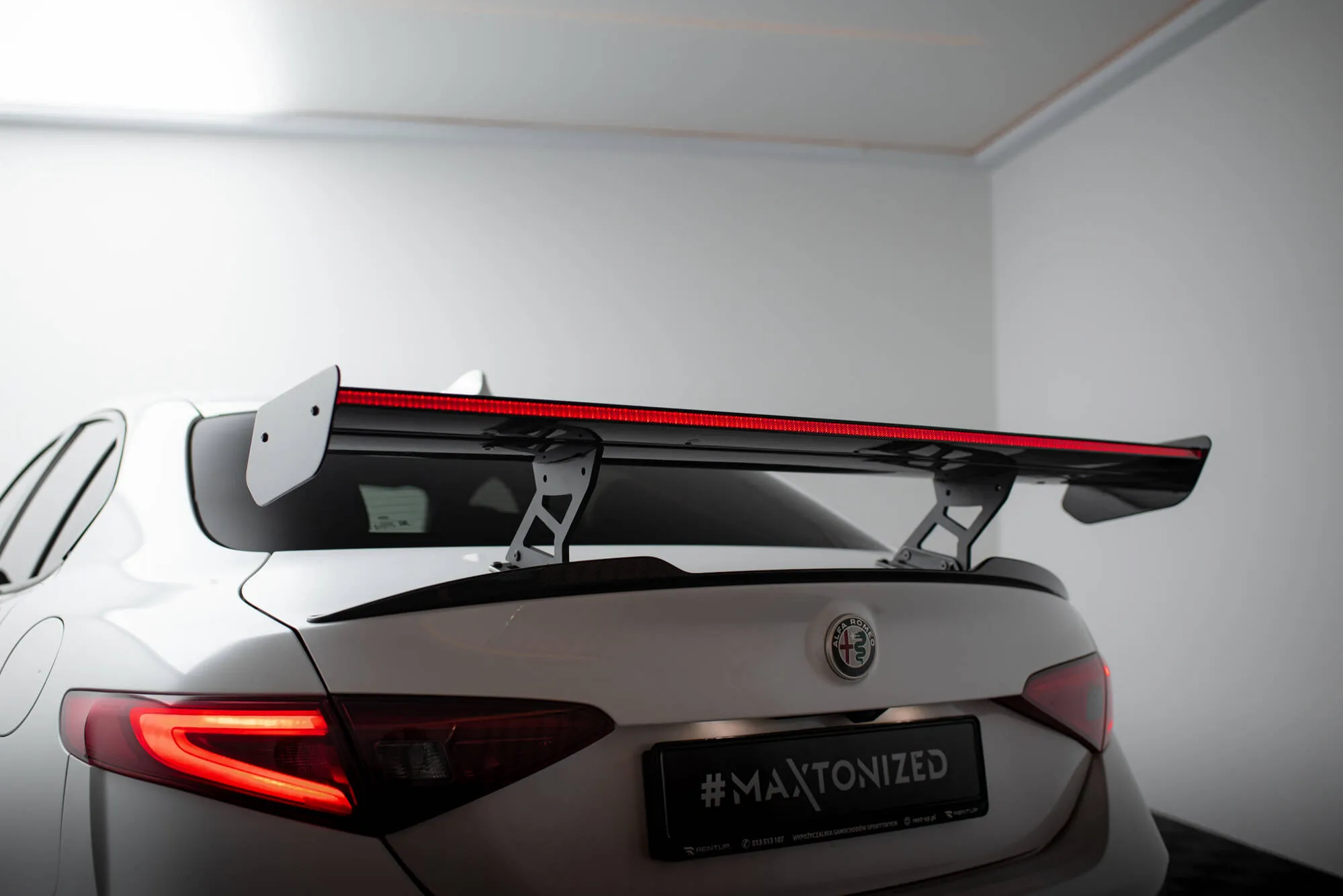 Hekkspoiler med LED Alfa Romeo Giulia 2015 -> | Carbon Fiber Edition