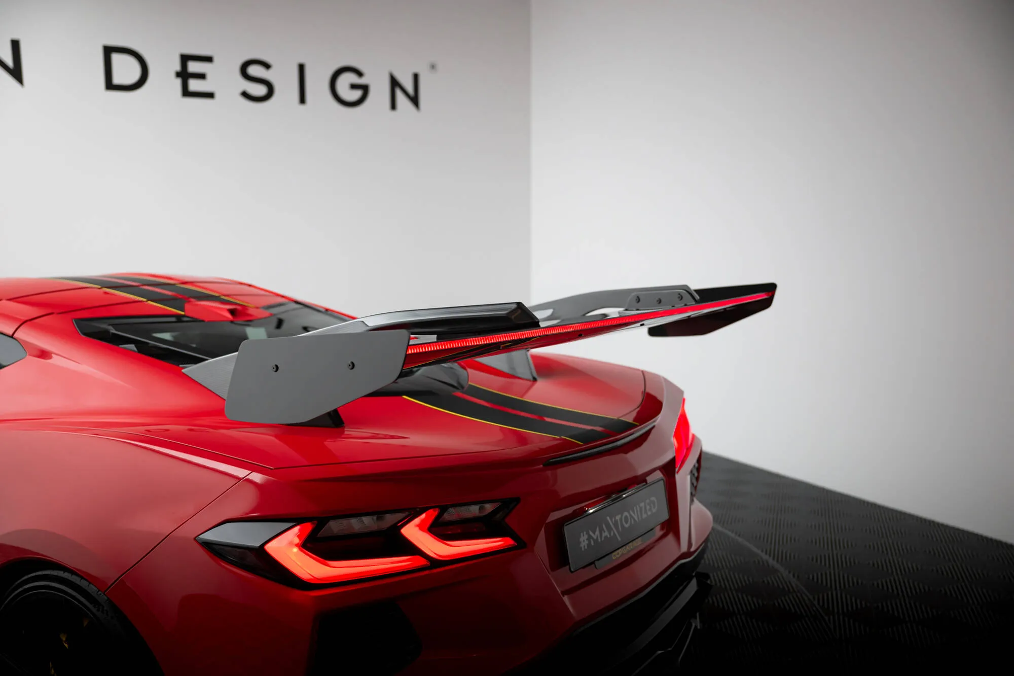 Hekkspoiler med LED Chevrolet Corvette (C8) 2019-2026 | Carbon Fiber Edition – bilde 8