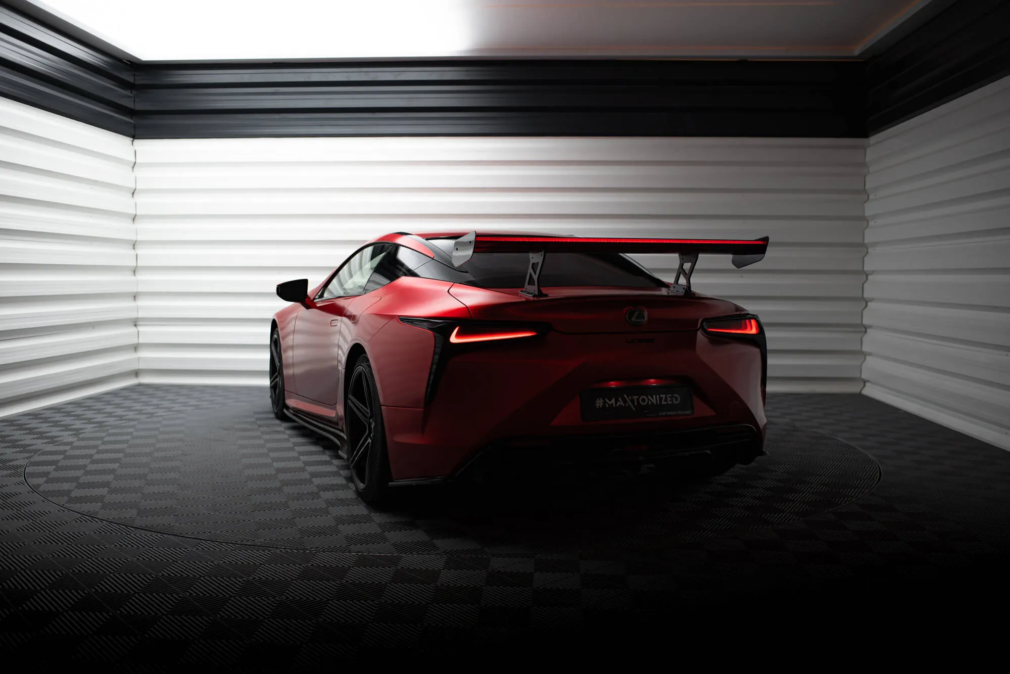 Hekkspoiler med LED Lexus LC 2017-2026 | Carbon Fiber Edition – bilde 10