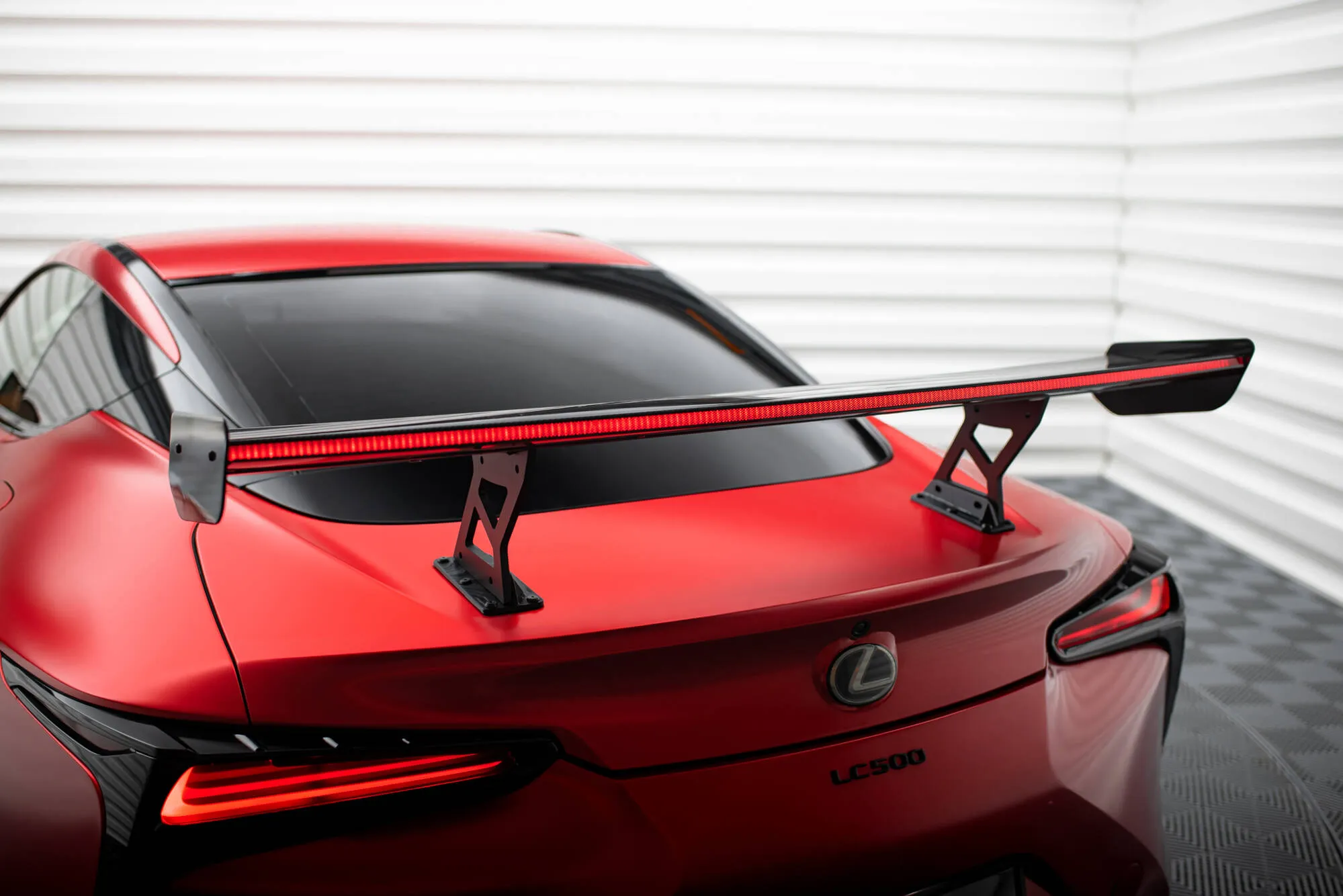Hekkspoiler med LED Lexus LC 2017-2026 | Carbon Fiber Edition – bilde 7