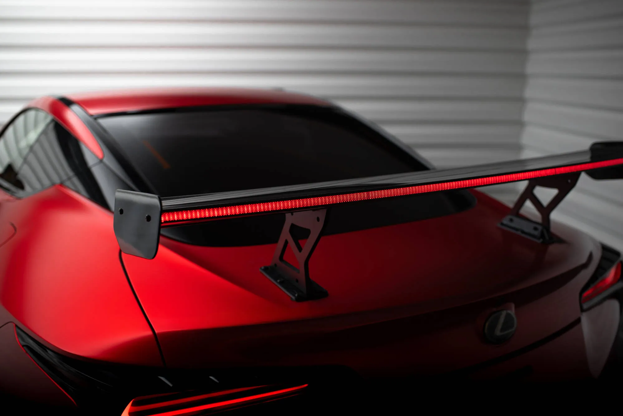 Hekkspoiler med LED Lexus LC 2017-2026 | Carbon Fiber Edition – bilde 9
