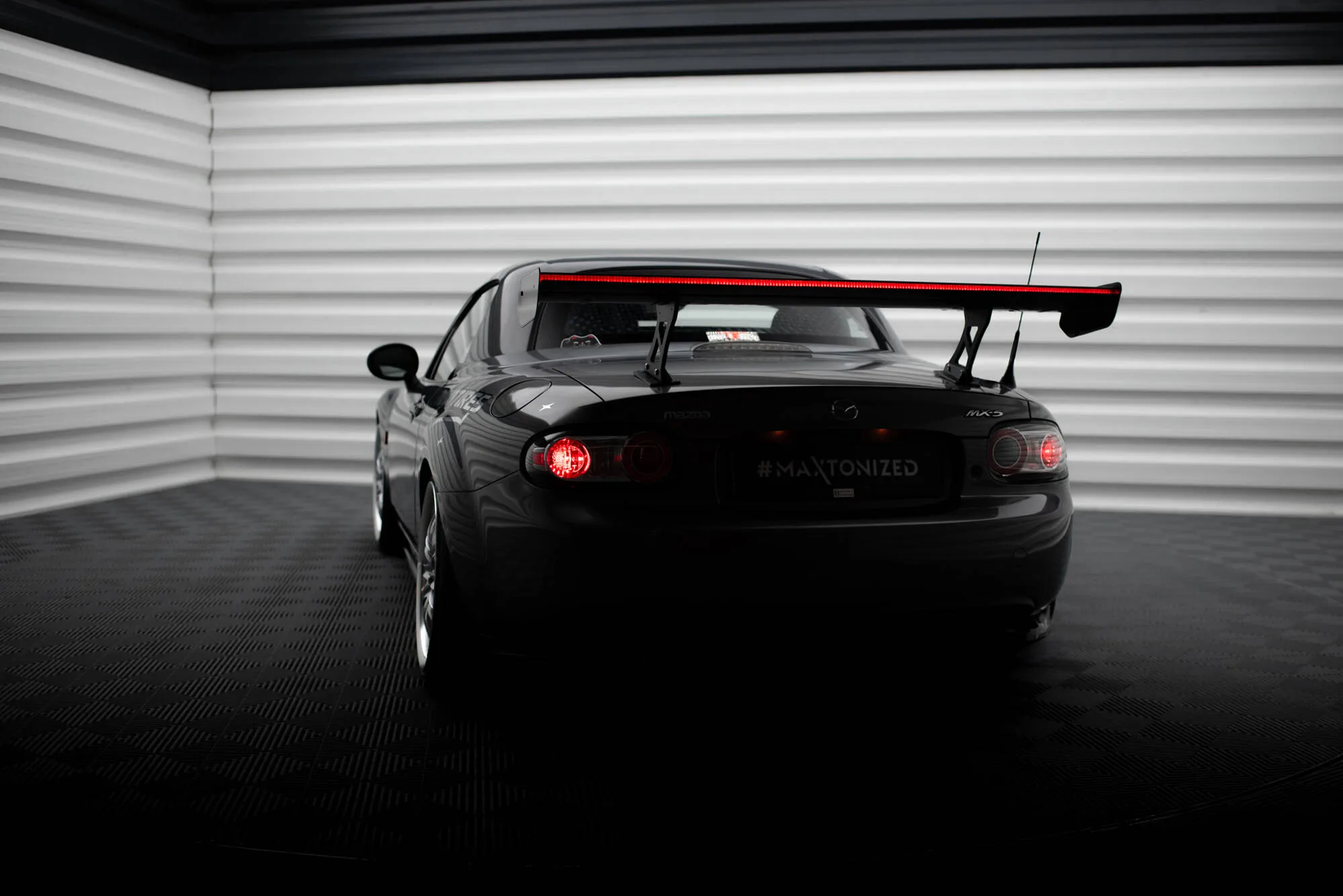 Hekkspoiler med LED Mazda MX-5 (Mk3) 2006-2015 | Carbon Fiber Edition – bilde 11