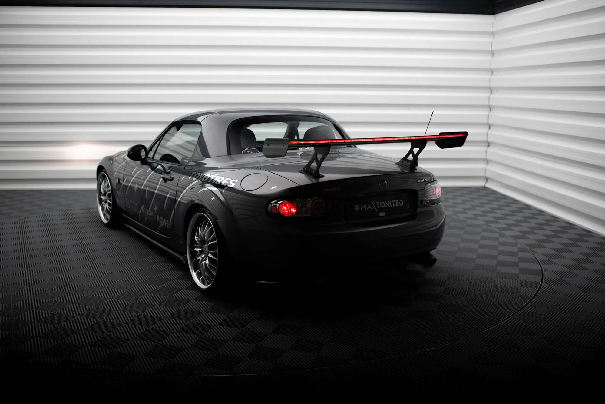 Hekkspoiler med LED Mazda MX-5 (Mk3) 2006-2015 | Carbon Fiber Edition – bilde 2
