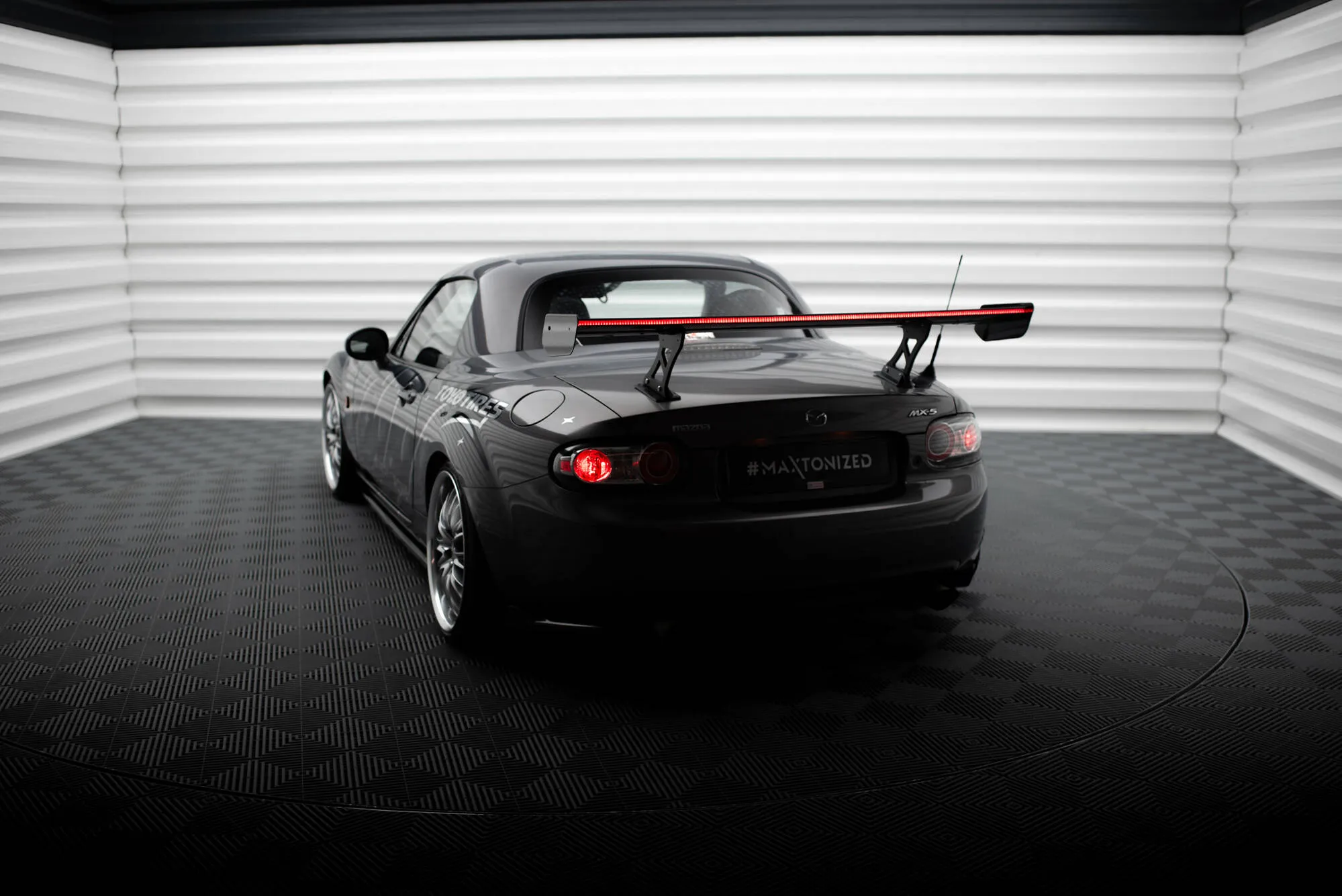 Hekkspoiler med LED Mazda MX-5 (Mk3) 2006-2015 | Carbon Fiber Edition – bilde 9
