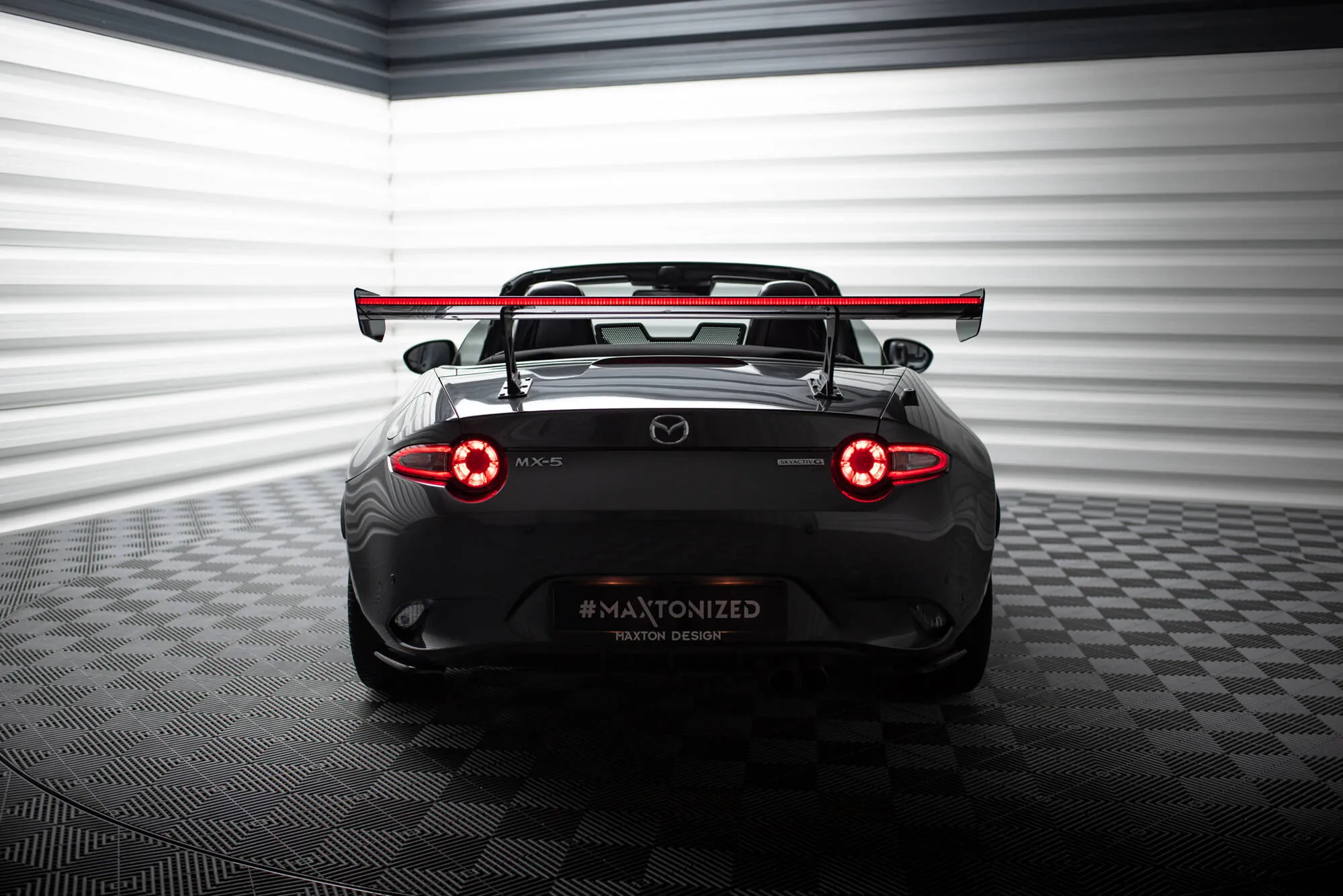 Hekkspoiler med LED Mazda MX-5 (Mk4) 2015-2026 | Carbon Fiber Edition