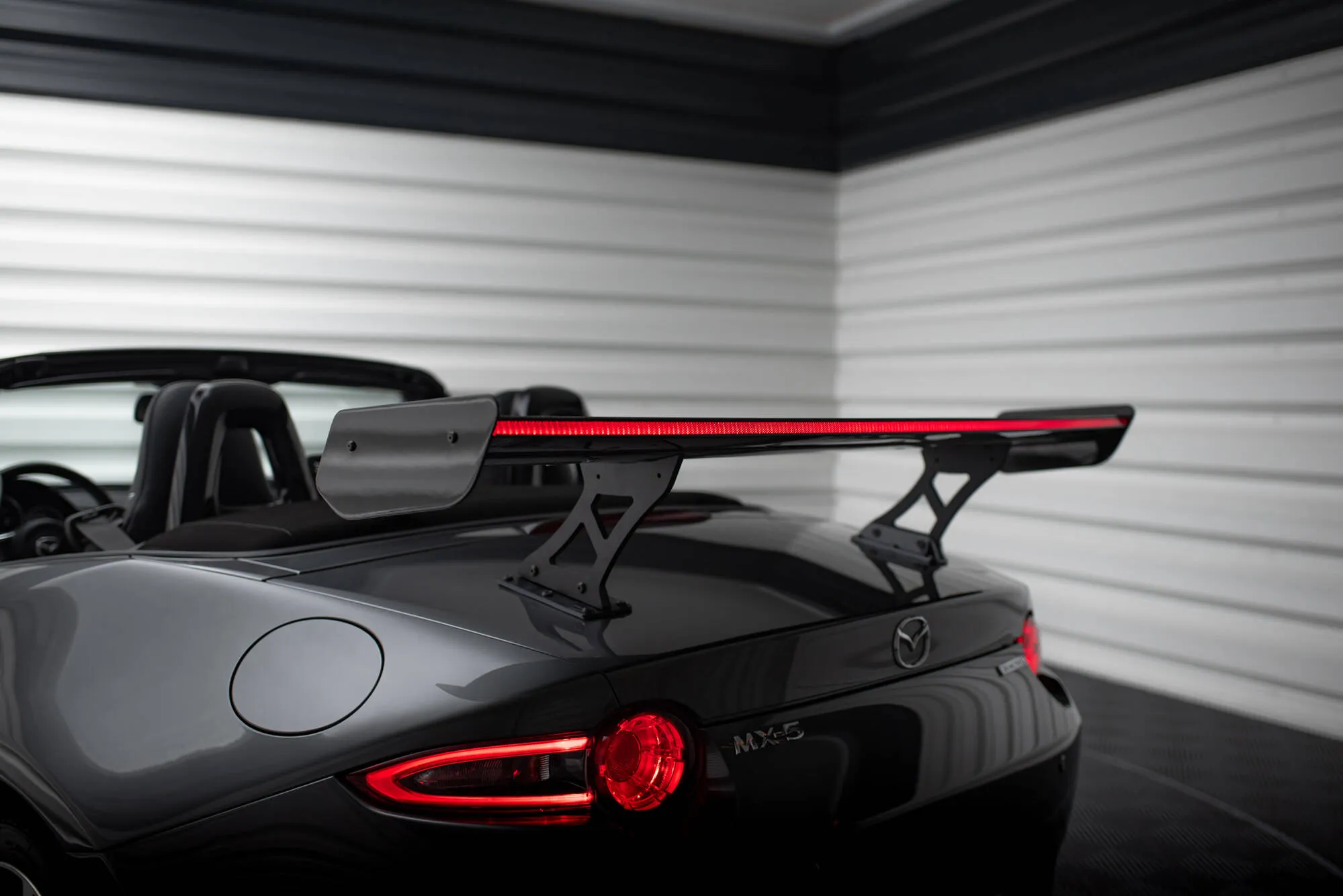 Hekkspoiler med LED Mazda MX-5 (Mk4) 2015-2026 | Carbon Fiber Edition – bilde 3